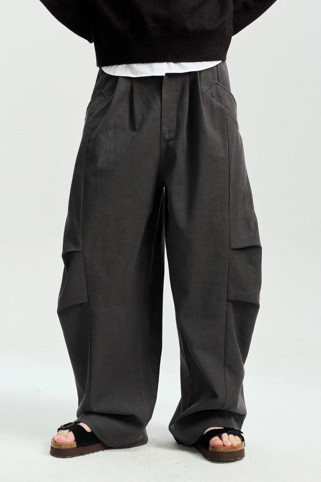 LEONSENSE Modern Curved Paneled Tencel-Cotton Pants