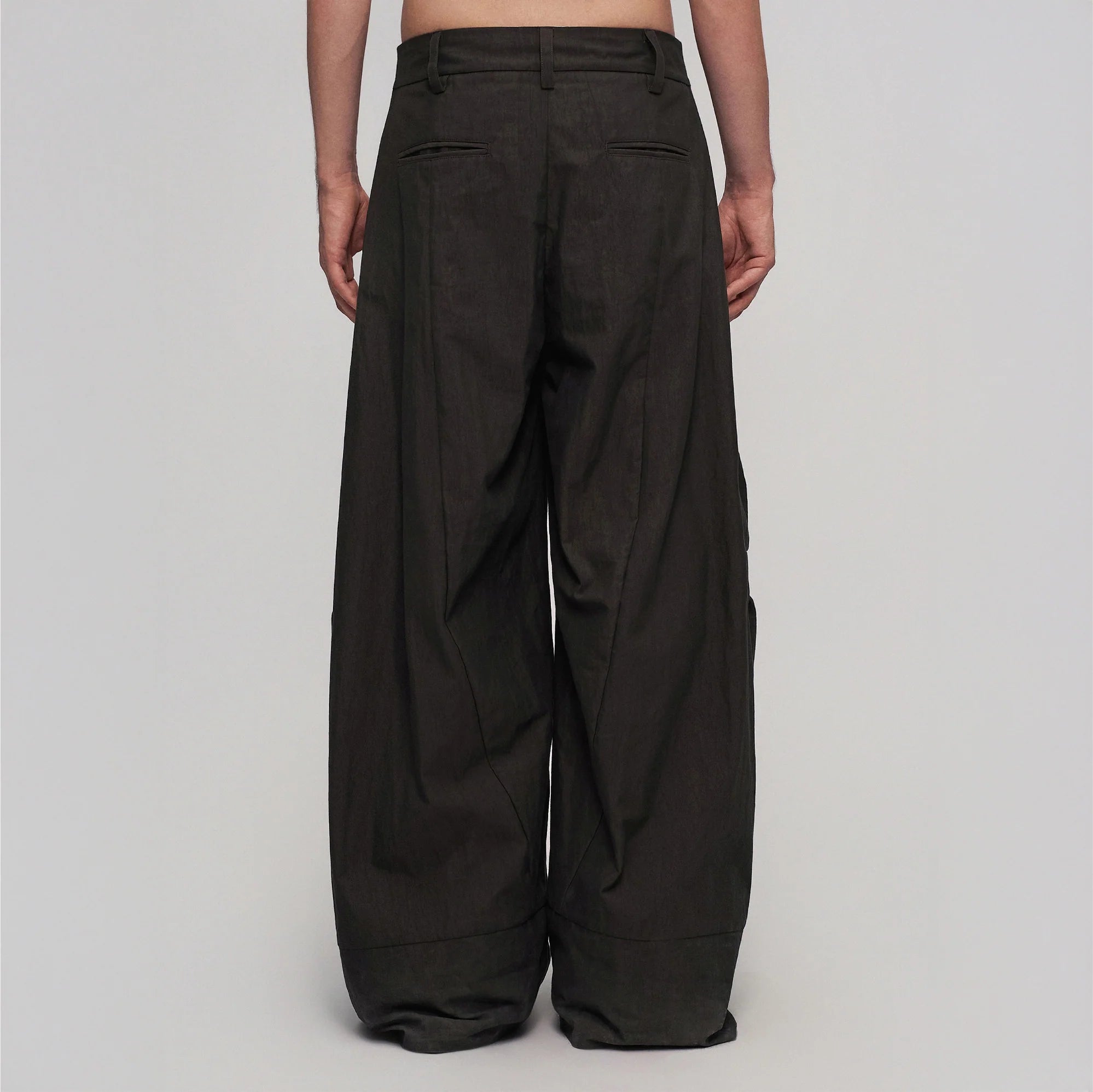 ILNya Nieternite Nifutur Pleated Big-Pocket Wide-Leg Cargo Pants