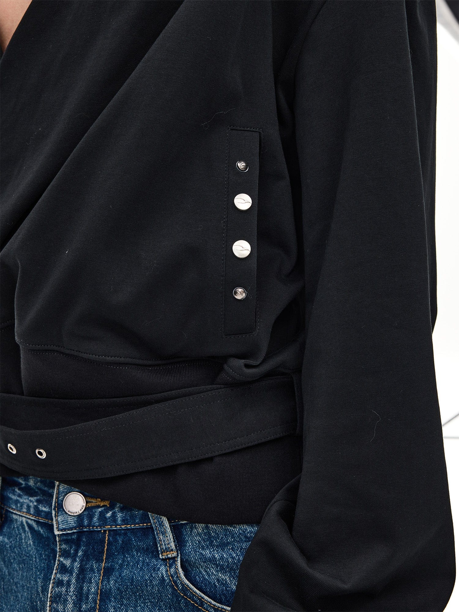 WHISTLEHUNTER Detachable-Belt Deep V-Cut Hardware Hoodie