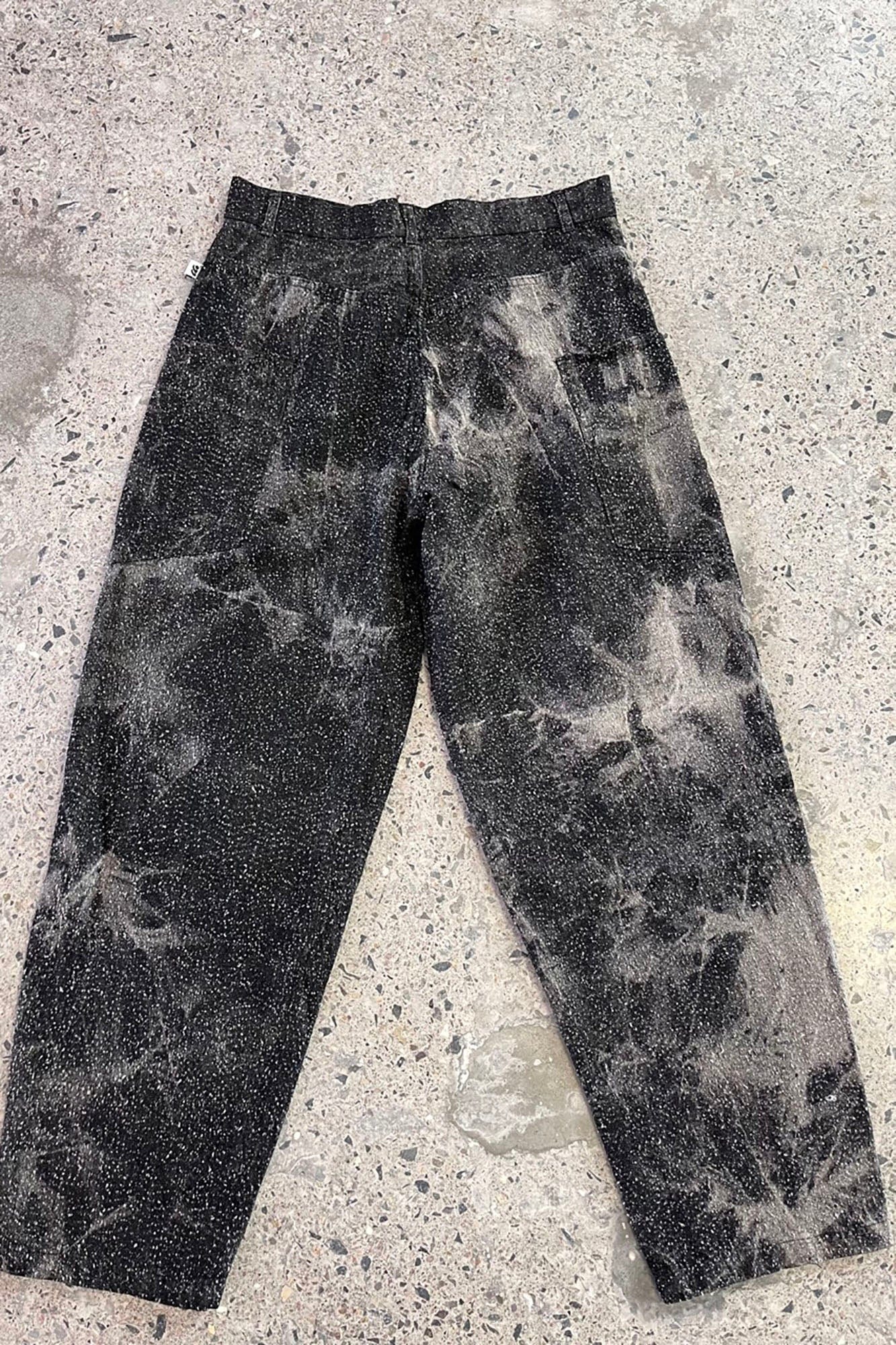 ME DA IGUAL Spliced Splatter Tie-Dye Curved Jeans