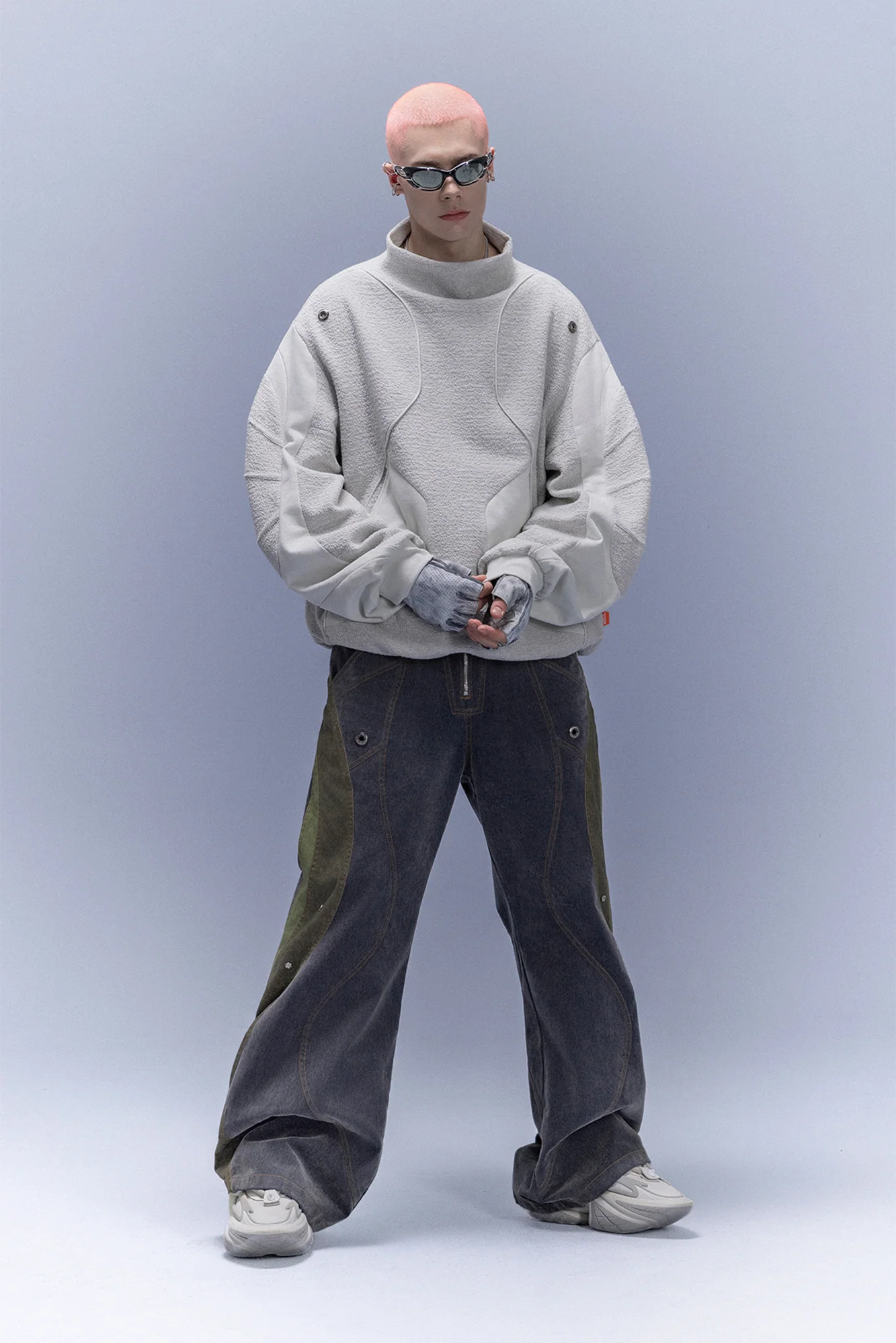 XIPHEVIL Fleece-Panel Saber-Sleeve Sweatshirt White
