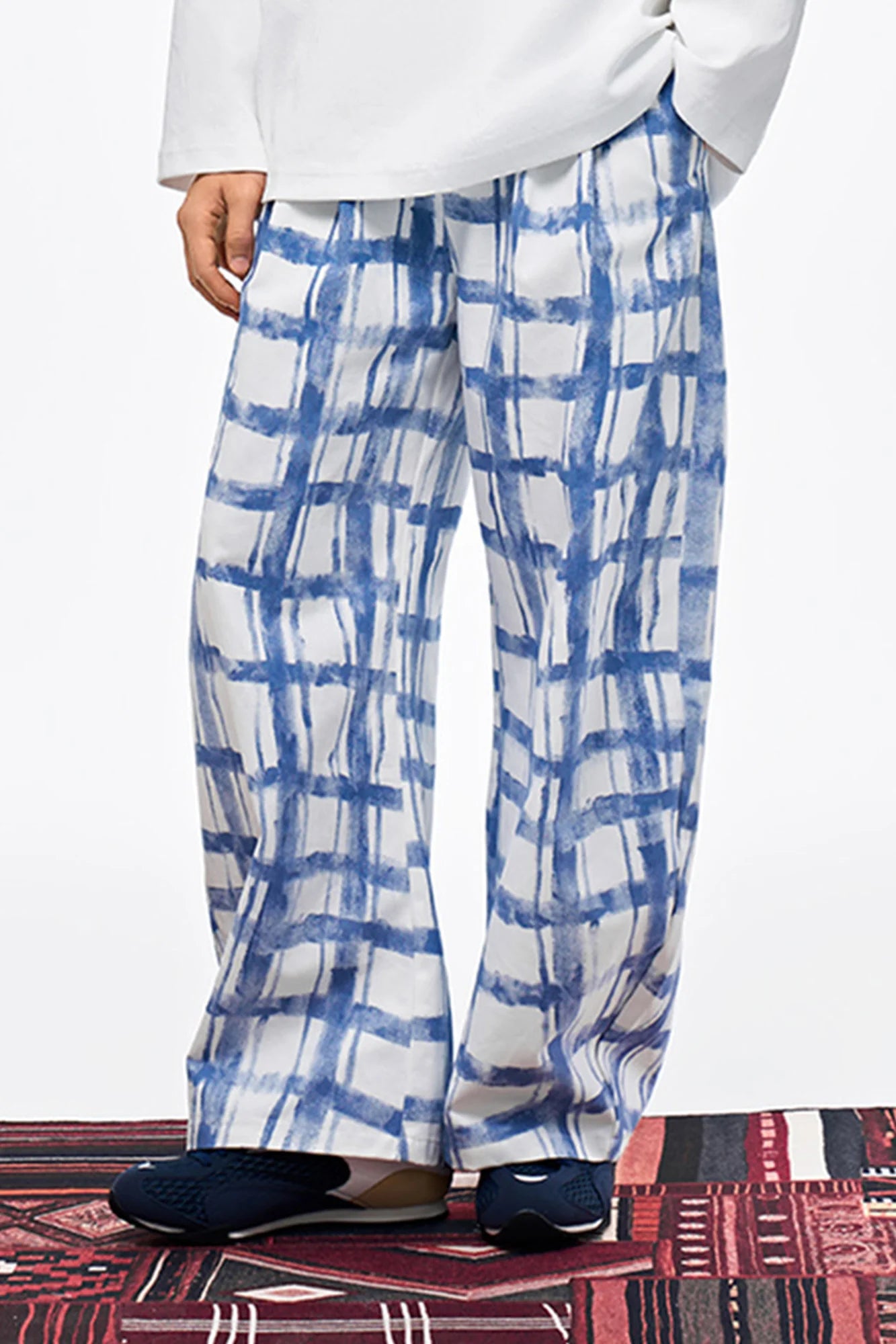 OVERLAPS Brush-Paint Grid Wide-Leg Pants