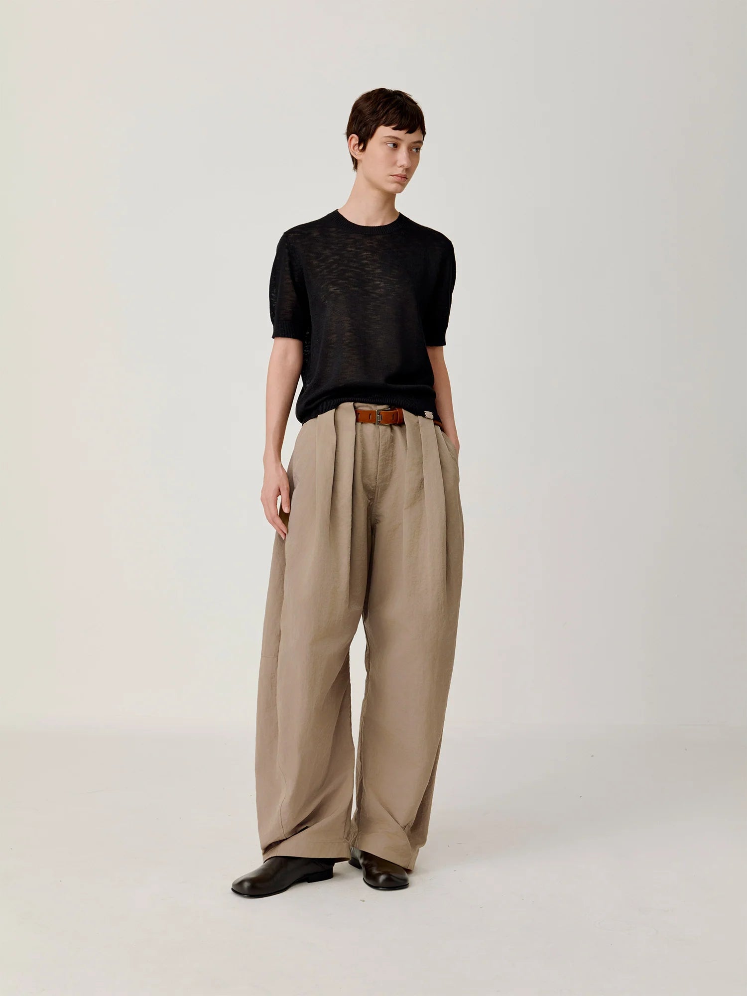 OPICLOTH Pleat Belted Curve Trousers