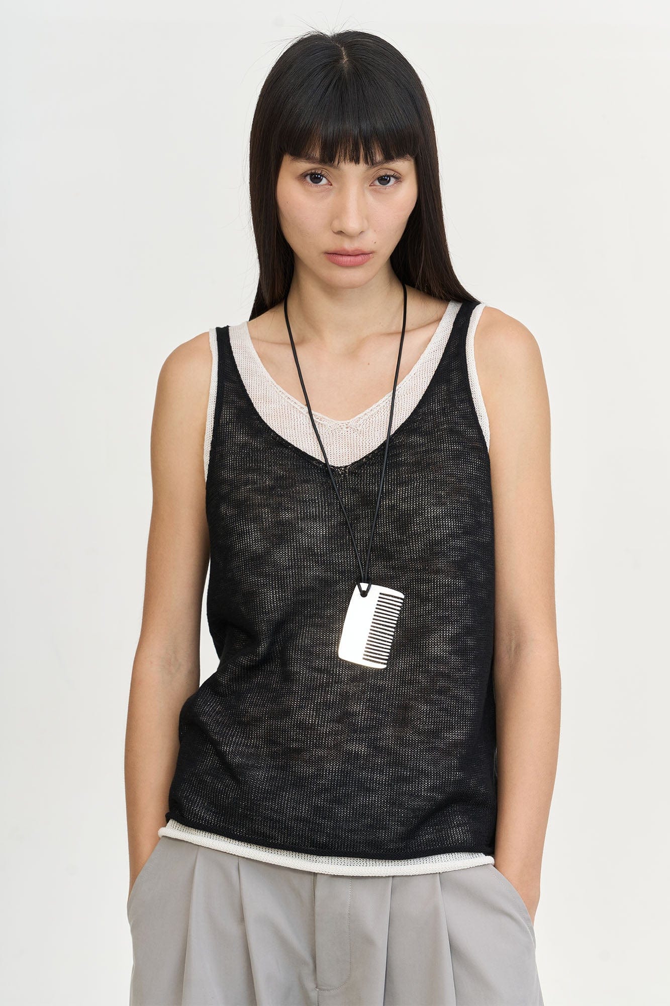 LEONSENSE Contrast Layered V-Neck Knit Tank Top