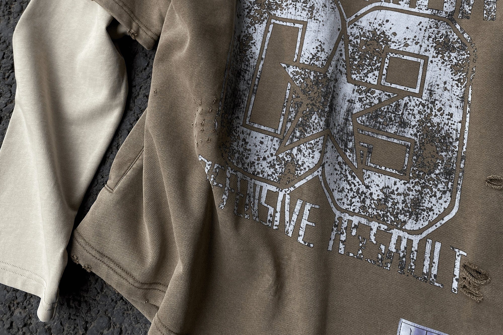 TECNINEGROUP No.09 Distressed Layered Long-Sleeve Tee