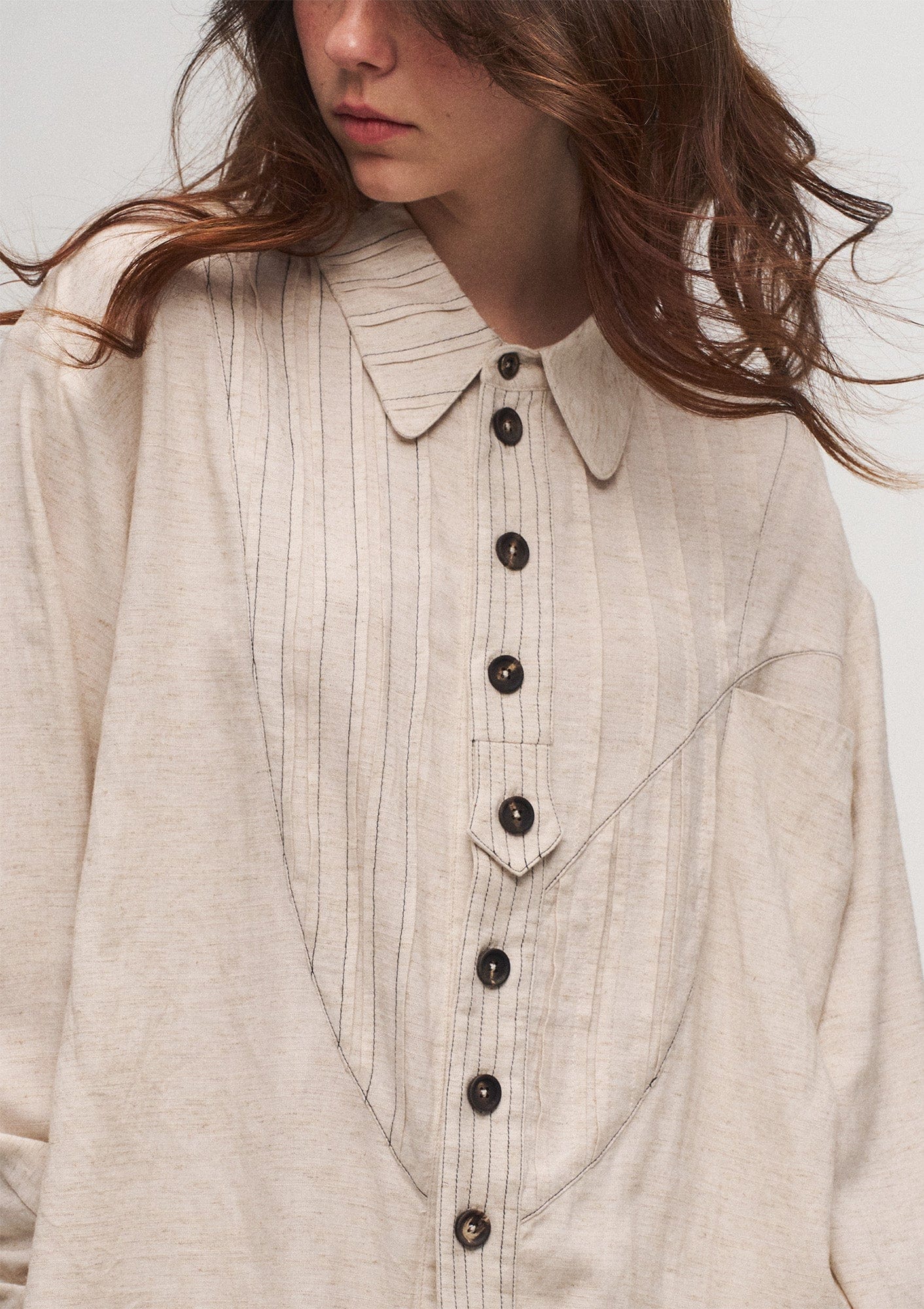 ILNya Nieternite Nifutur Shield Panel Pleated Cotton-Linen Shirt