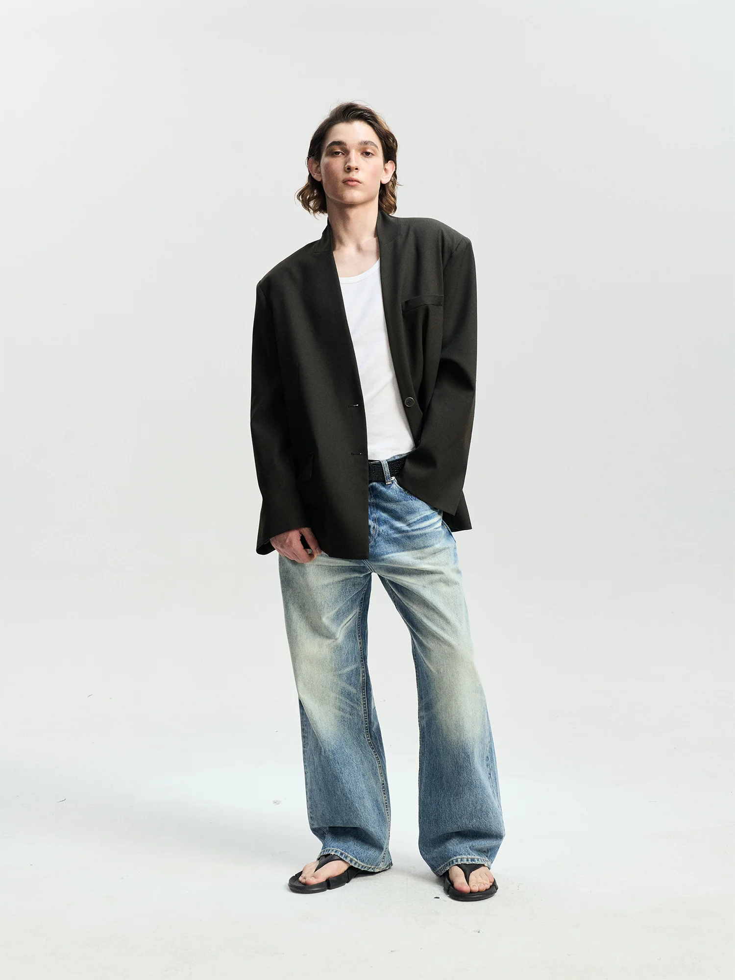 LEONSENSE Whiskering Washed Straight-Leg Jeans