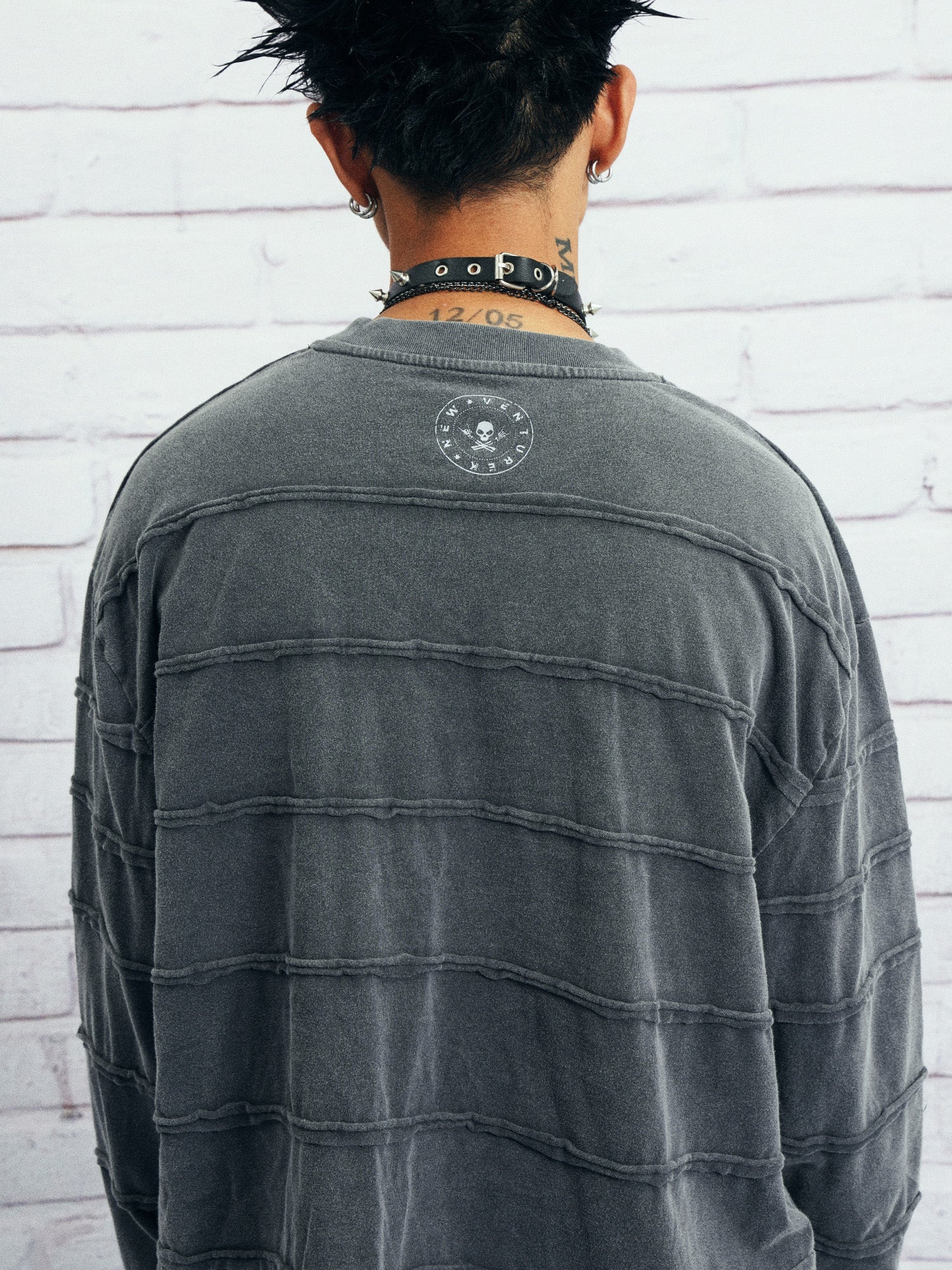 VENTUREK Washed Stripe-Layered Graffiti Long-Sleeve Tee