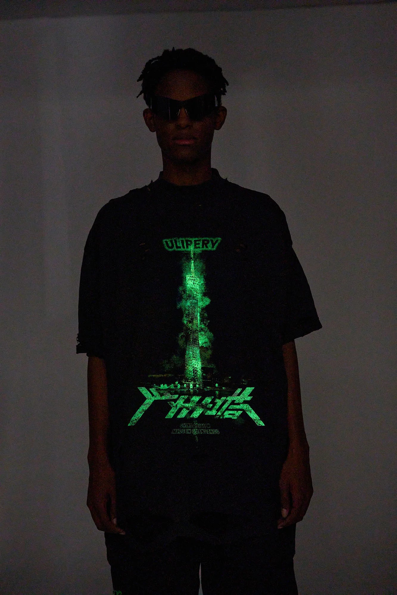 ULIPERY Distressed Glow Crinkled T-Shirt