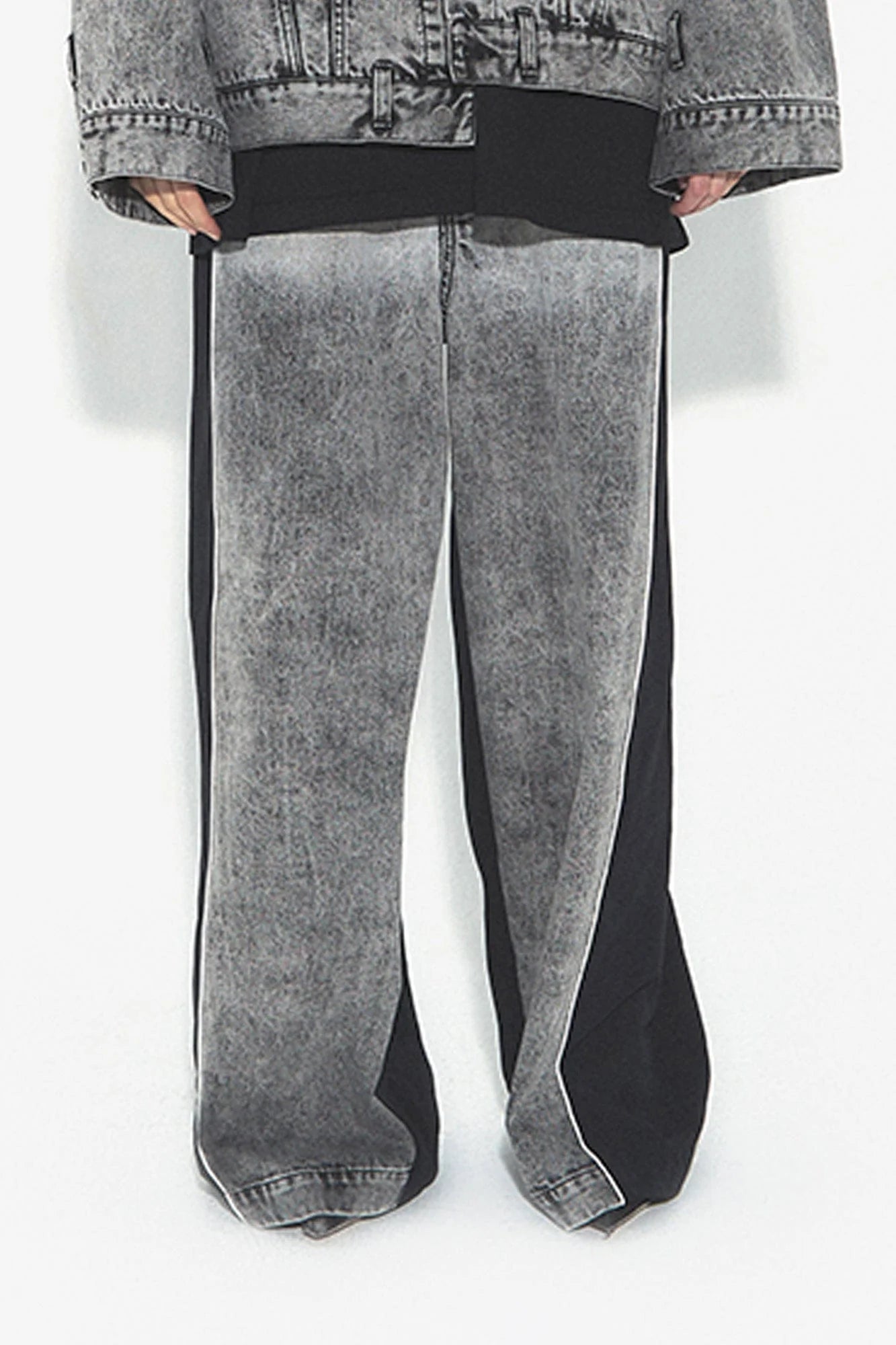 VANN VALRENCE Washed Contrast-Panel Wide-Leg Jeans