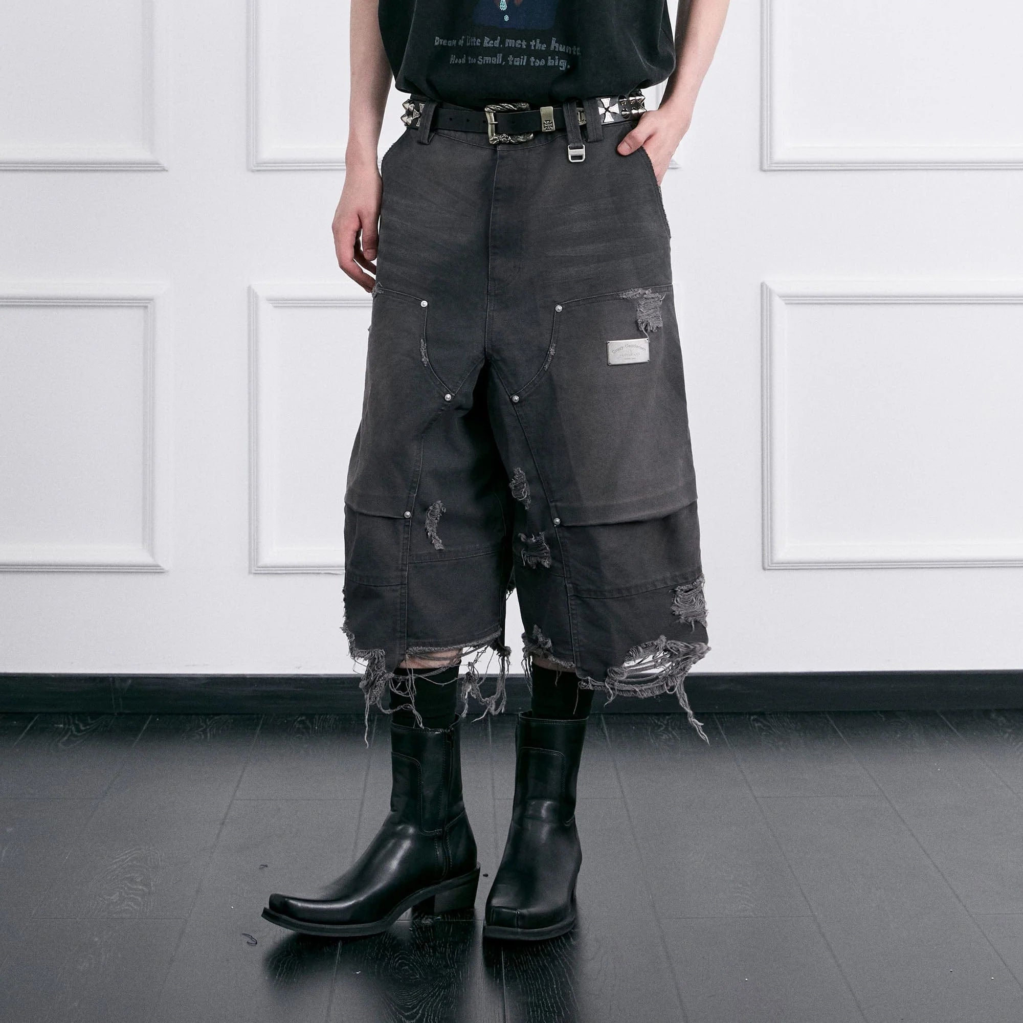 FACEONLAB Distressed Deconstructed Ripped Cargo Shorts