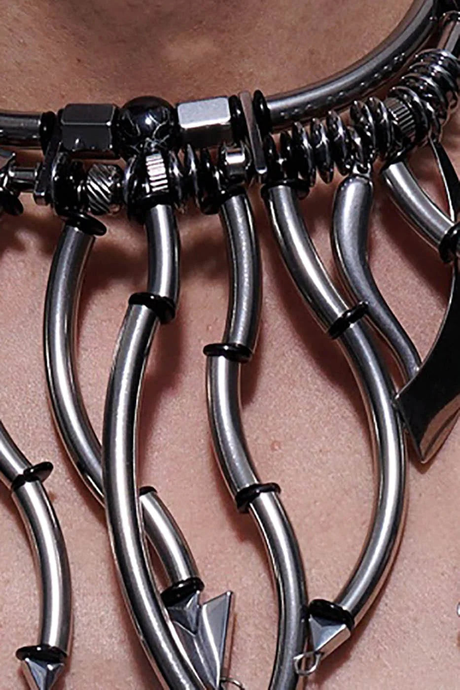 ILLUSORY Mechanical Multi-Arrow Necklace