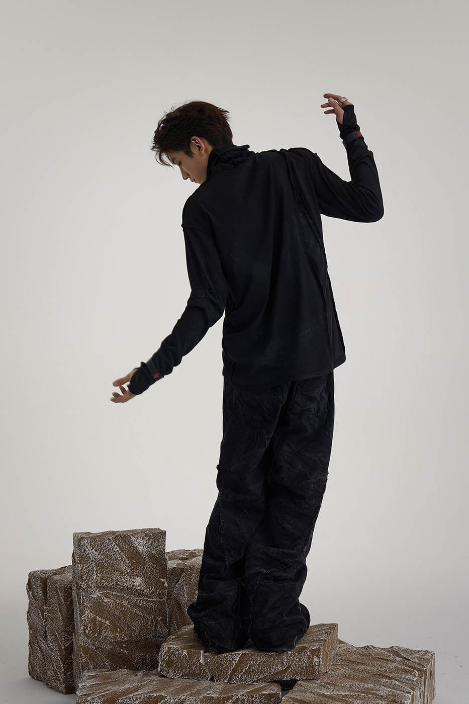 FLYERRER Distressed Reversible Spliced High-Neck L/S Tee
