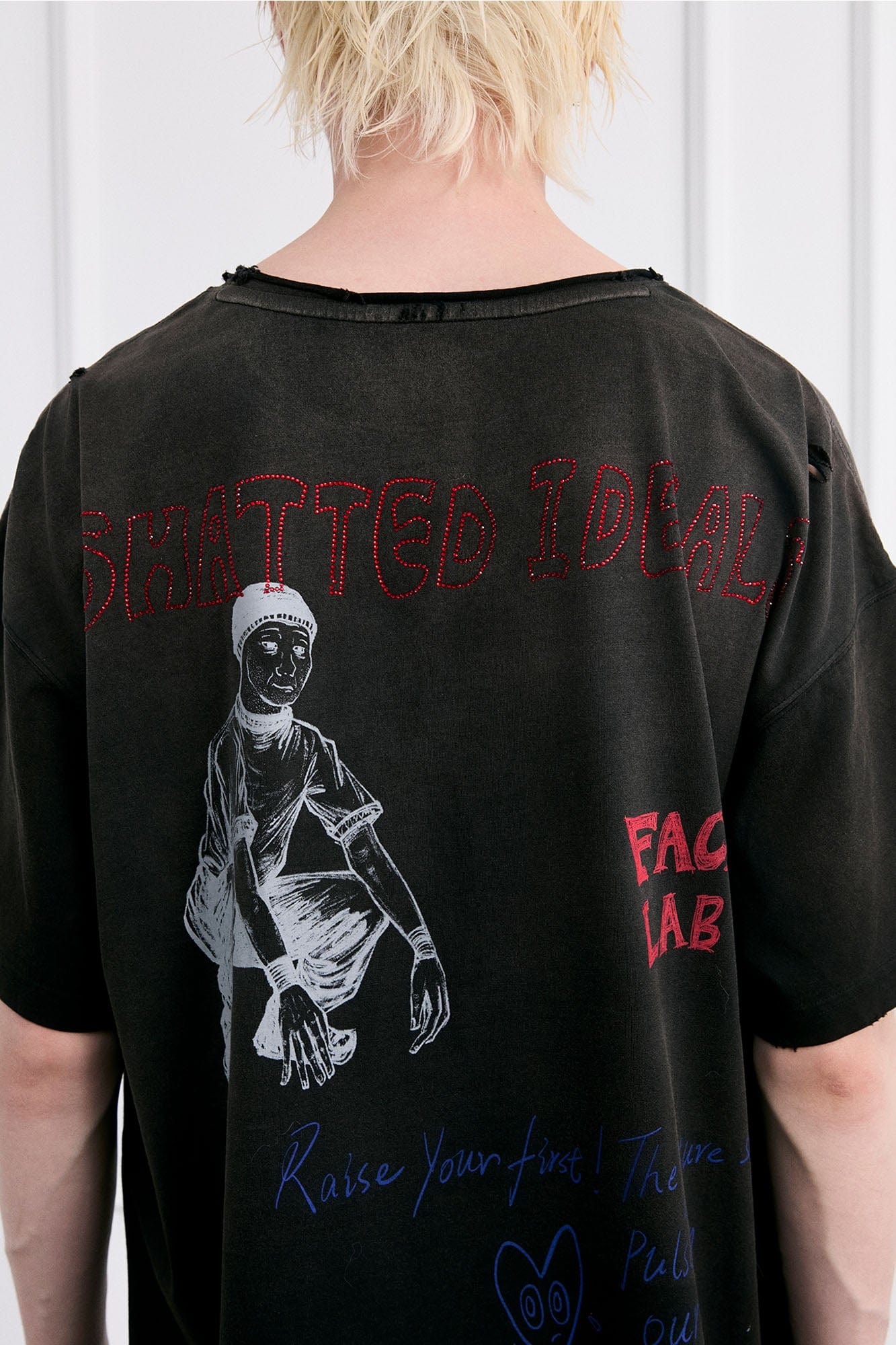FACEONLAB Punk Graffiti Diamond Distressed T-Shirt