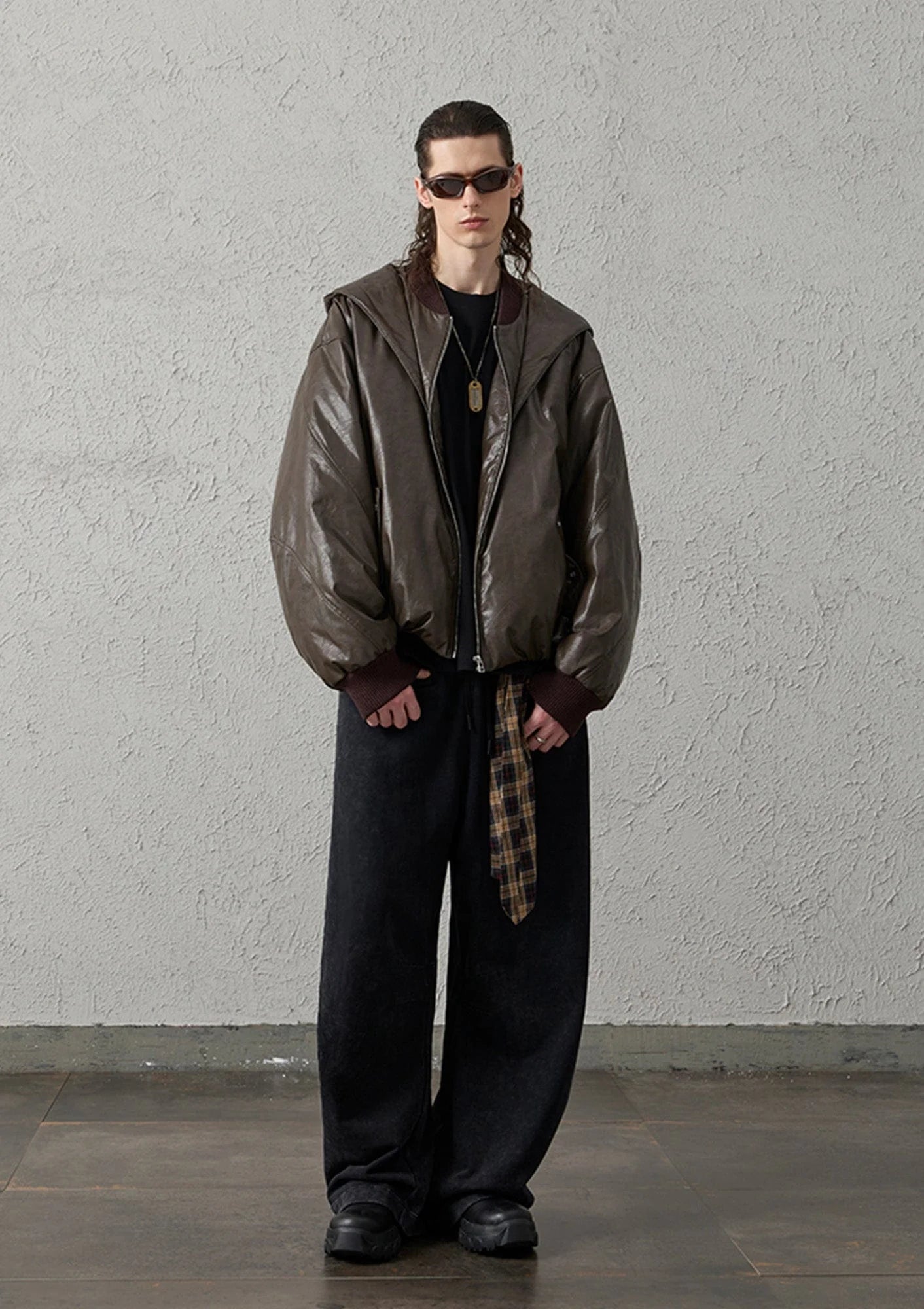 ORGANIC EMOTION Waxed-Wash Oversized Curved Pants