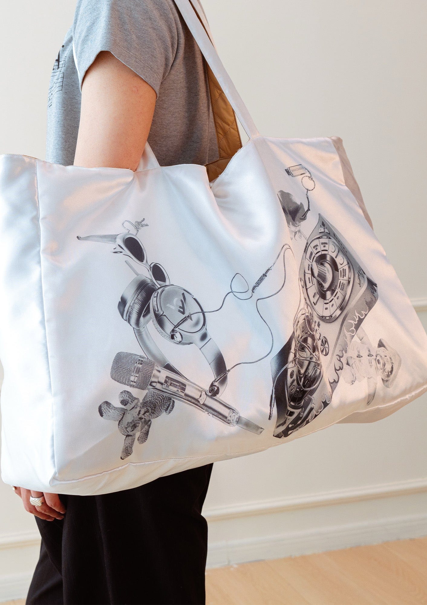 KADAKADA x AXIS Dual-Persona Graphic Reversible Tote Bag