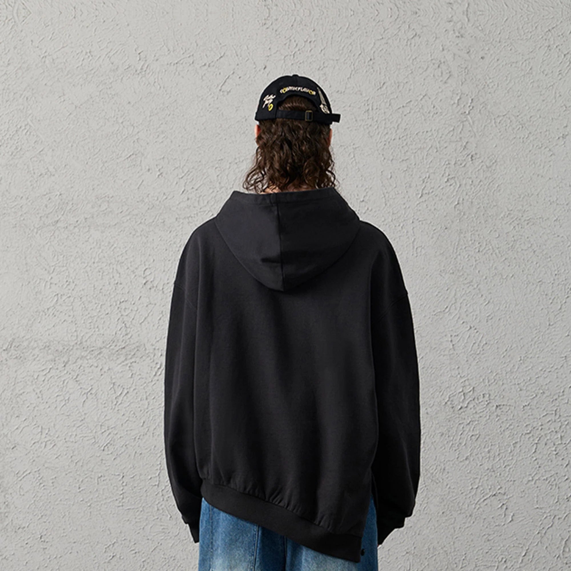 ORGANIC EMOTION Asymmetrical Hem LOGO Embroidered Hoodie
