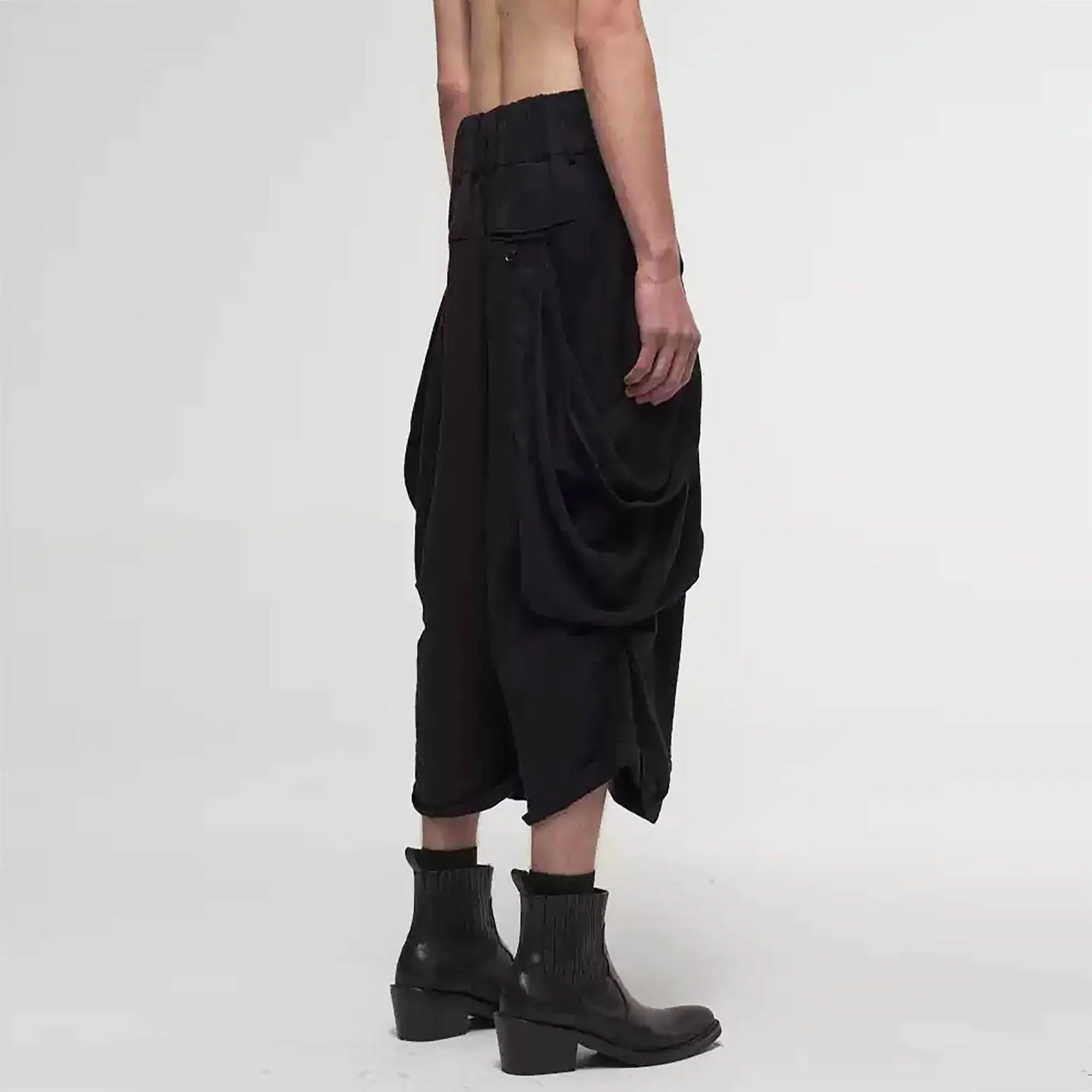 ILNya Nieternite Nifutur Balloon Pleated Slouchy Shorts
