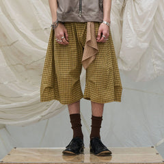RELABEL Detachable Scarf Grid Pleated Shorts
