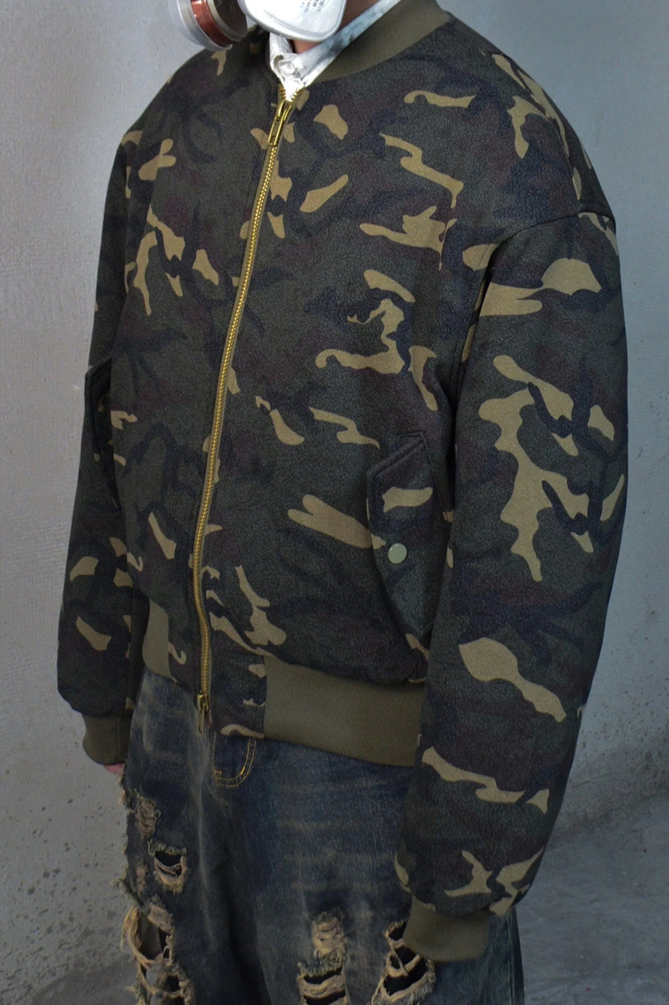 LUUUCAM Classic Camo Bomber Jacket