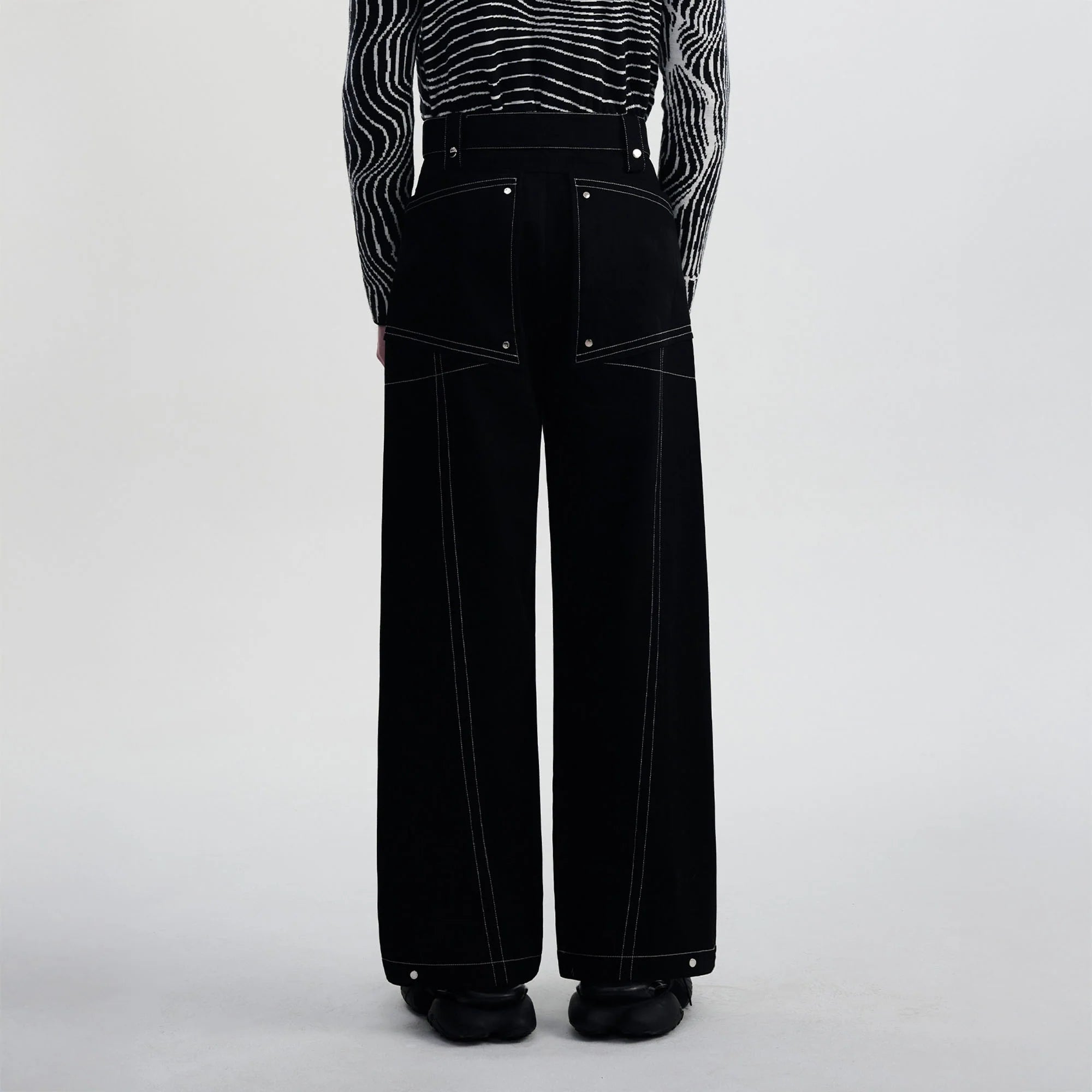 TIWILLTANG Contrast Stitched Straight-Leg Jeans