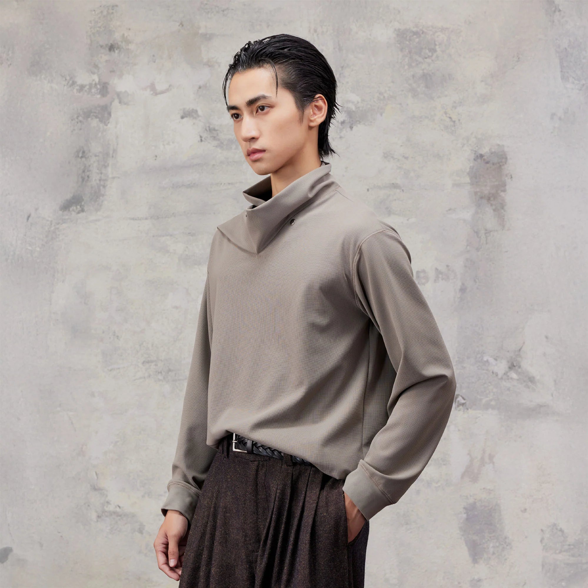 ALVNG AR ANTS Asymmetric Scarf-Neck High-Collar Pullover