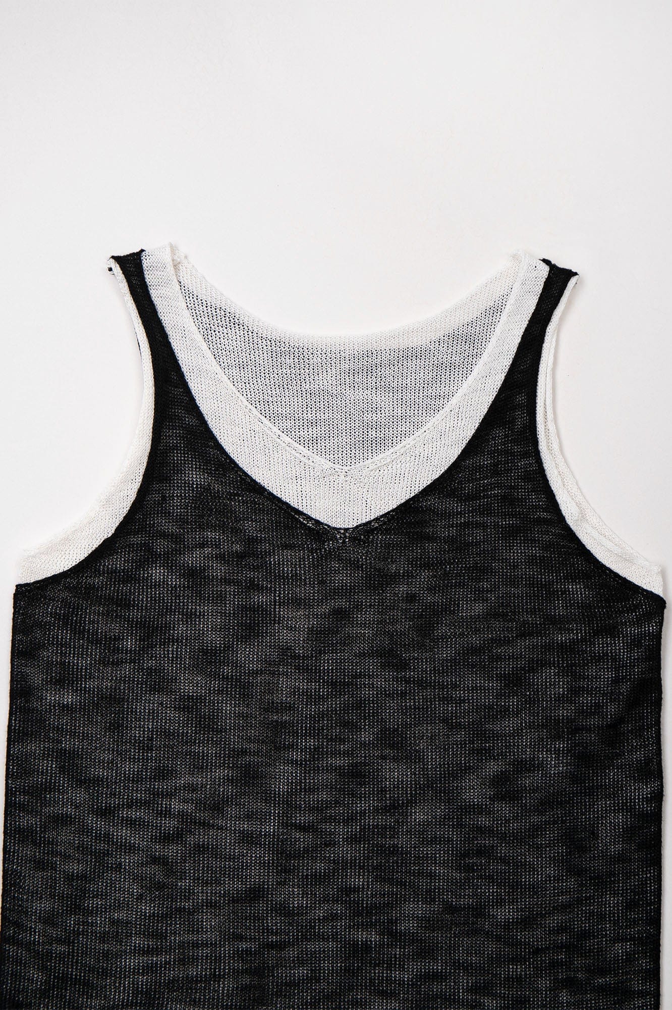 LEONSENSE Contrast Layered V-Neck Knit Tank Top