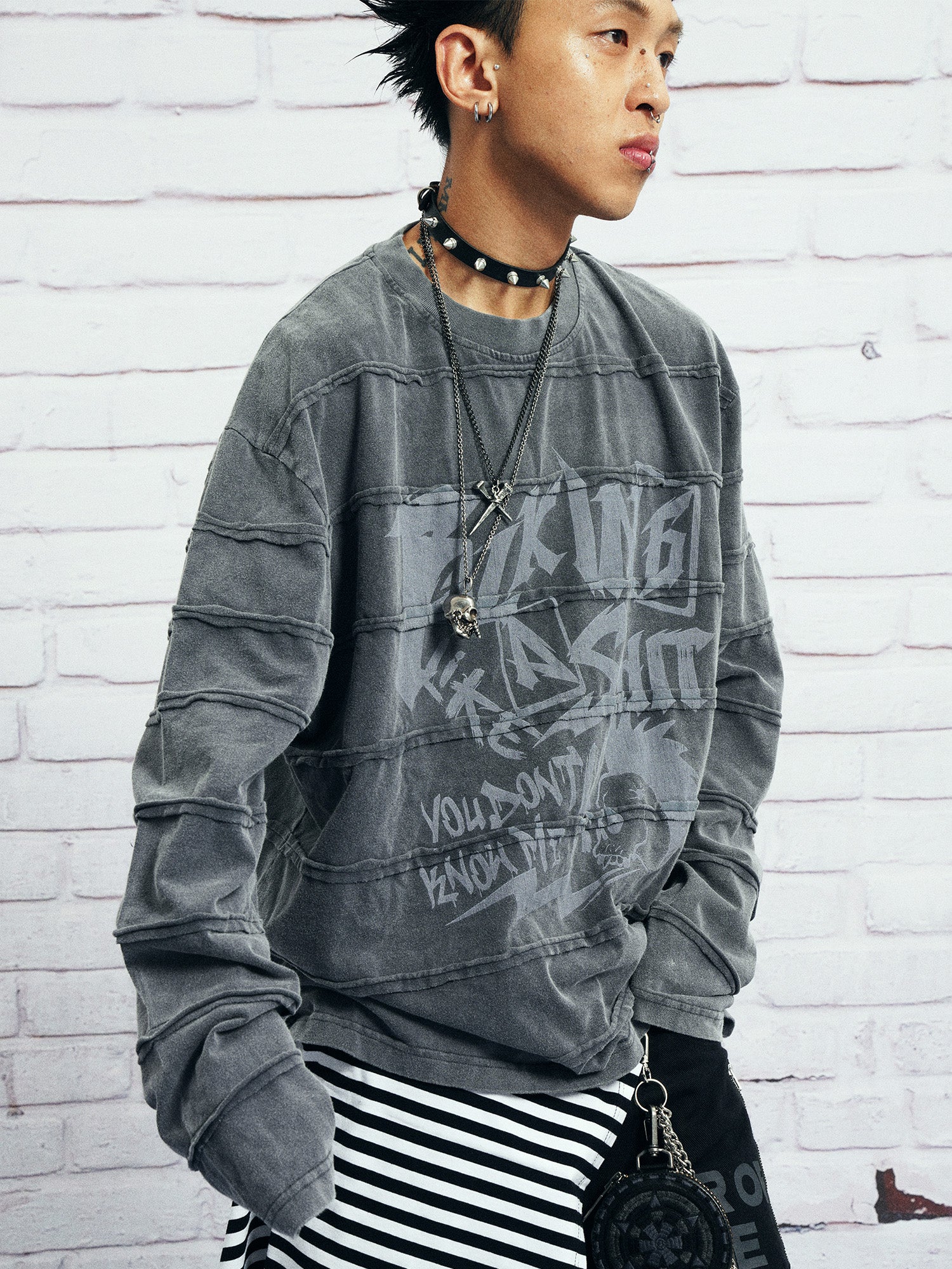 VENTUREK Washed Stripe-Layered Graffiti Long-Sleeve Tee