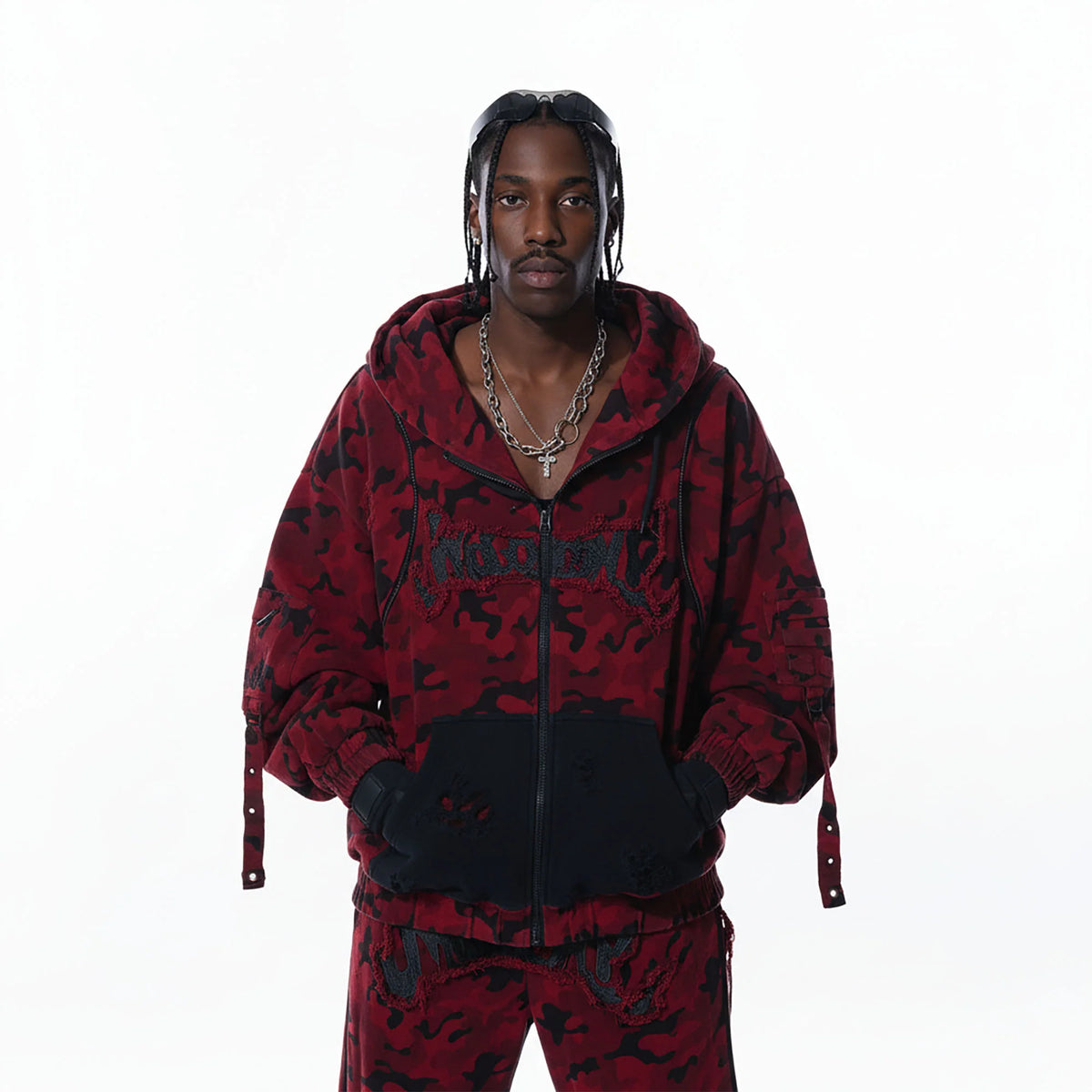 MOGONGSHE Camo Frayed LOGO Patch Hooded Jacket