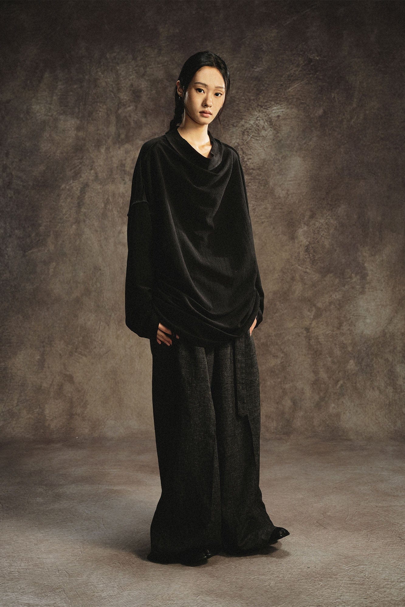 GONGHE REPUB Linen-Blend Pleated Belt Wide-Leg Trousers