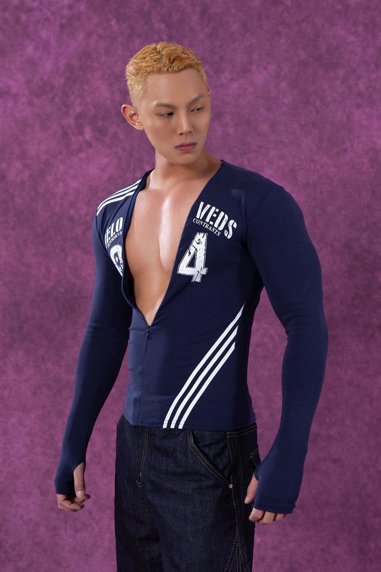 CLP V-Neck Zip-Up Slim Long-Sleeve Tee