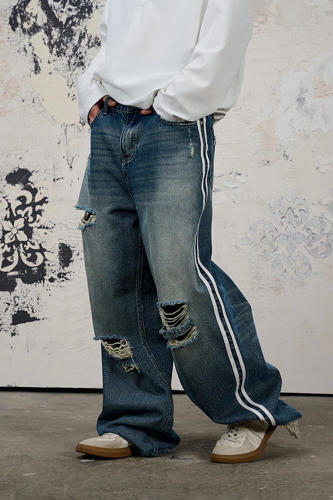 DONSMOKE Ripped Side Stripe Wide-Leg Jeans