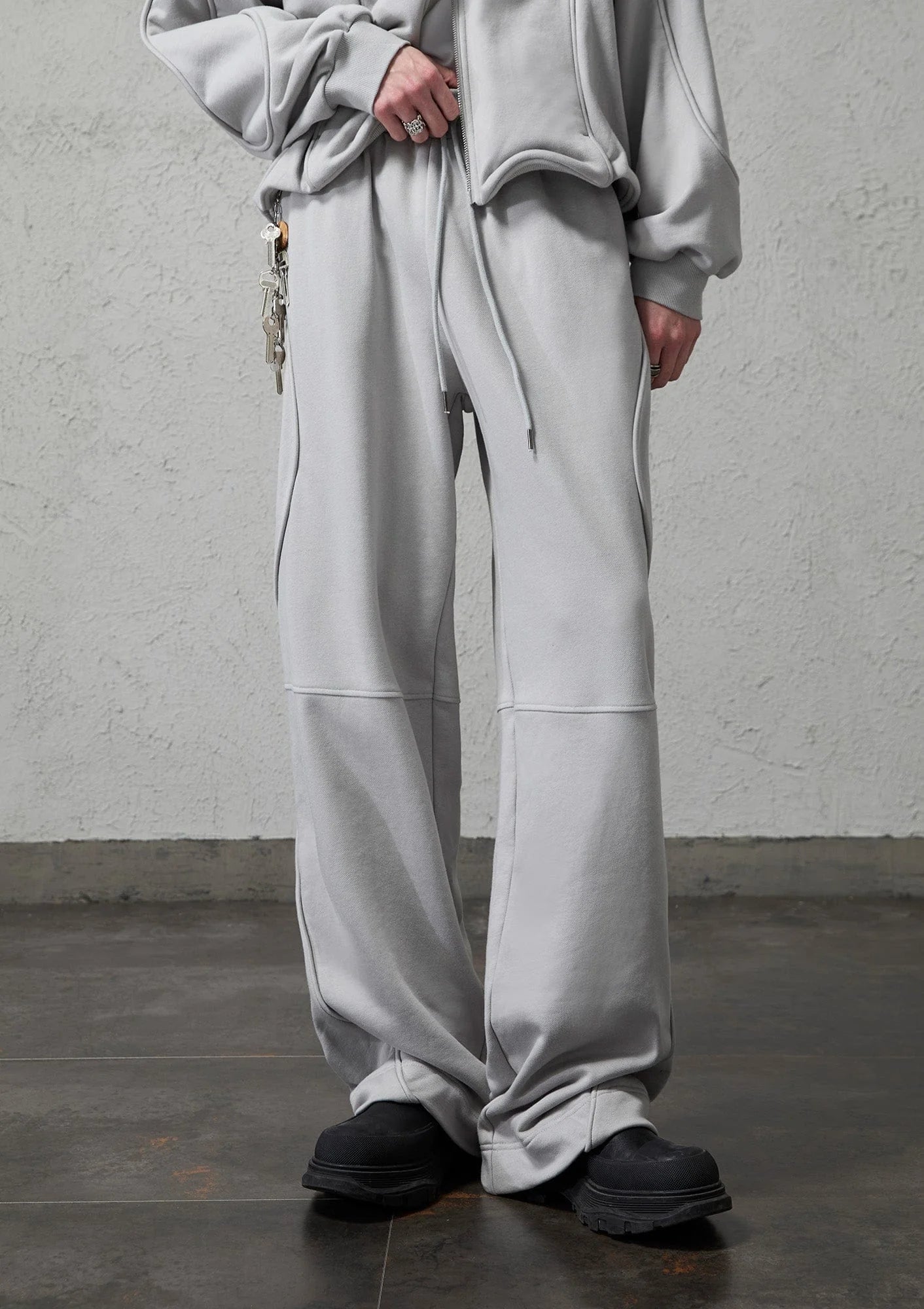 ORGANIC EMOTION Structured Panelled Oversized Sweatpants
