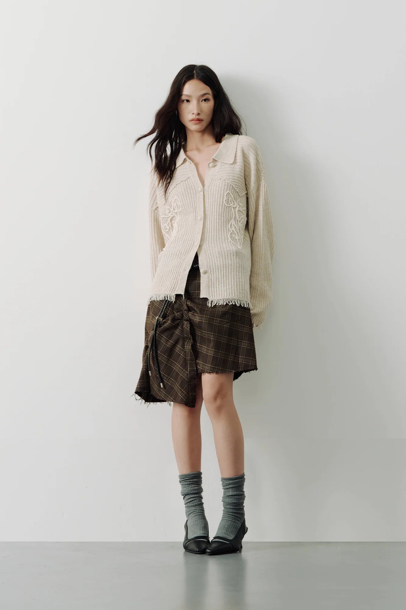 SAME FLOW Floral Embroidery Fringe-Hem Rib Cardigan