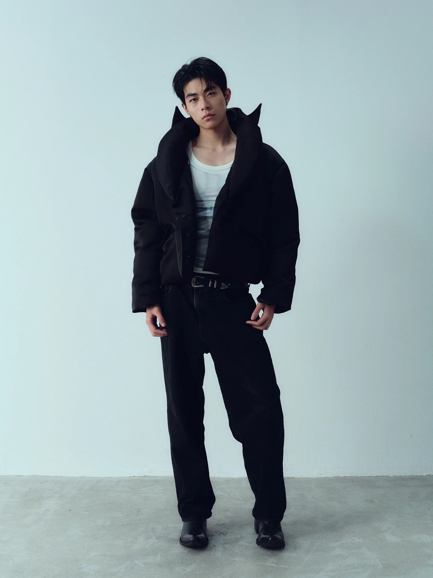 KADAKADA Devil Horn Glossy Down Cropped Puffer