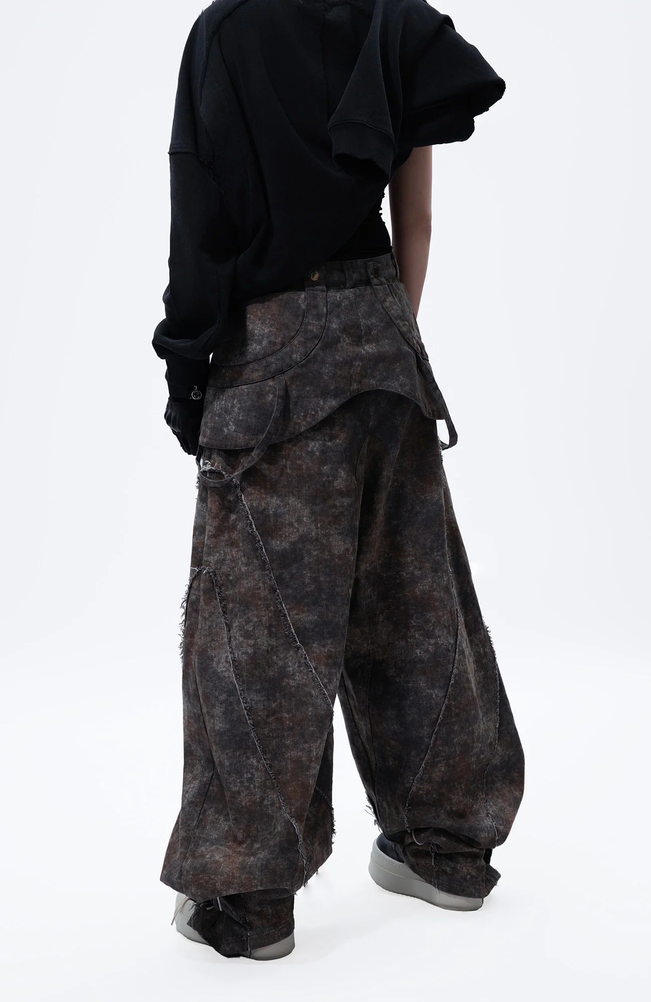 MOGONGSHE Distressed Detachable Drape Curved Panel Jeans