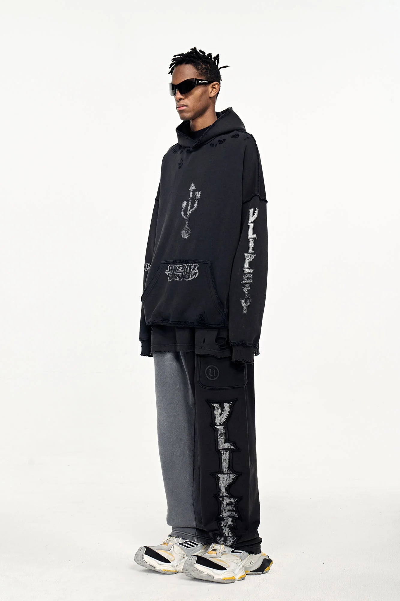 ULIPERY Distressed USB Graphic Hoodie