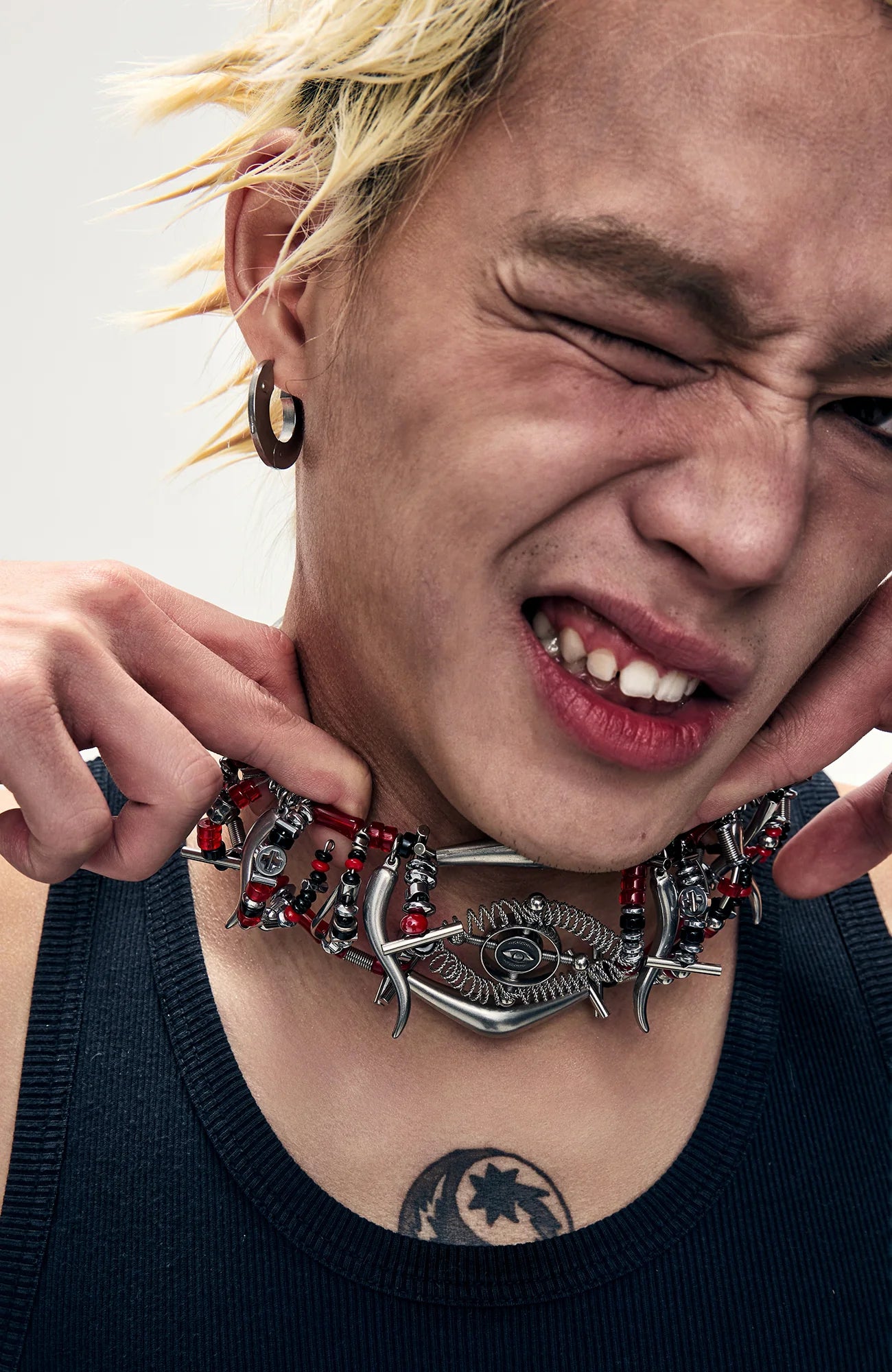 NUNKNOTX Red-Eye Mechanism Choker