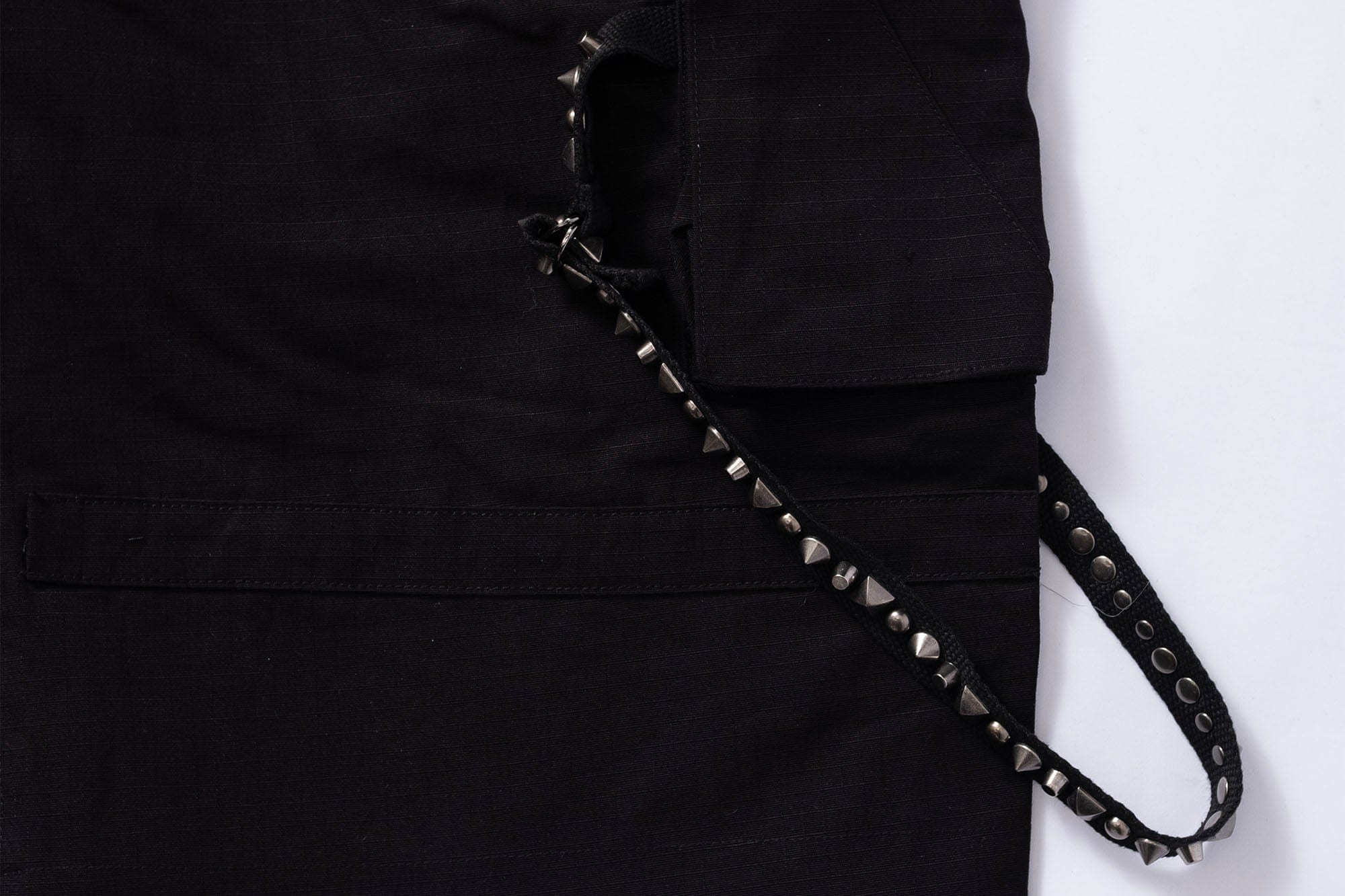 FVVO Distressed Rivet Strap Cargo Shorts Black