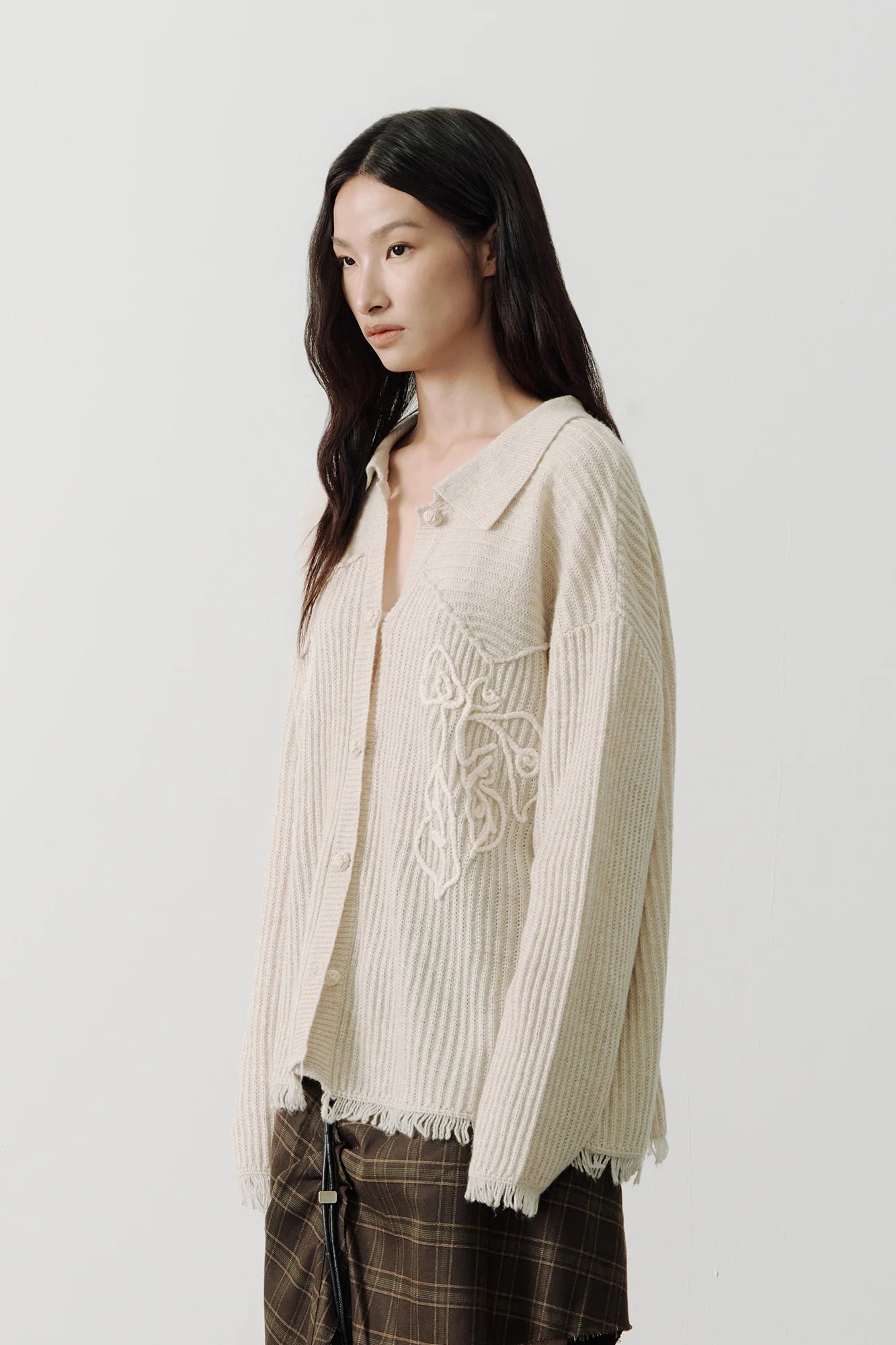 SAME FLOW Floral Embroidery Fringe-Hem Rib Cardigan