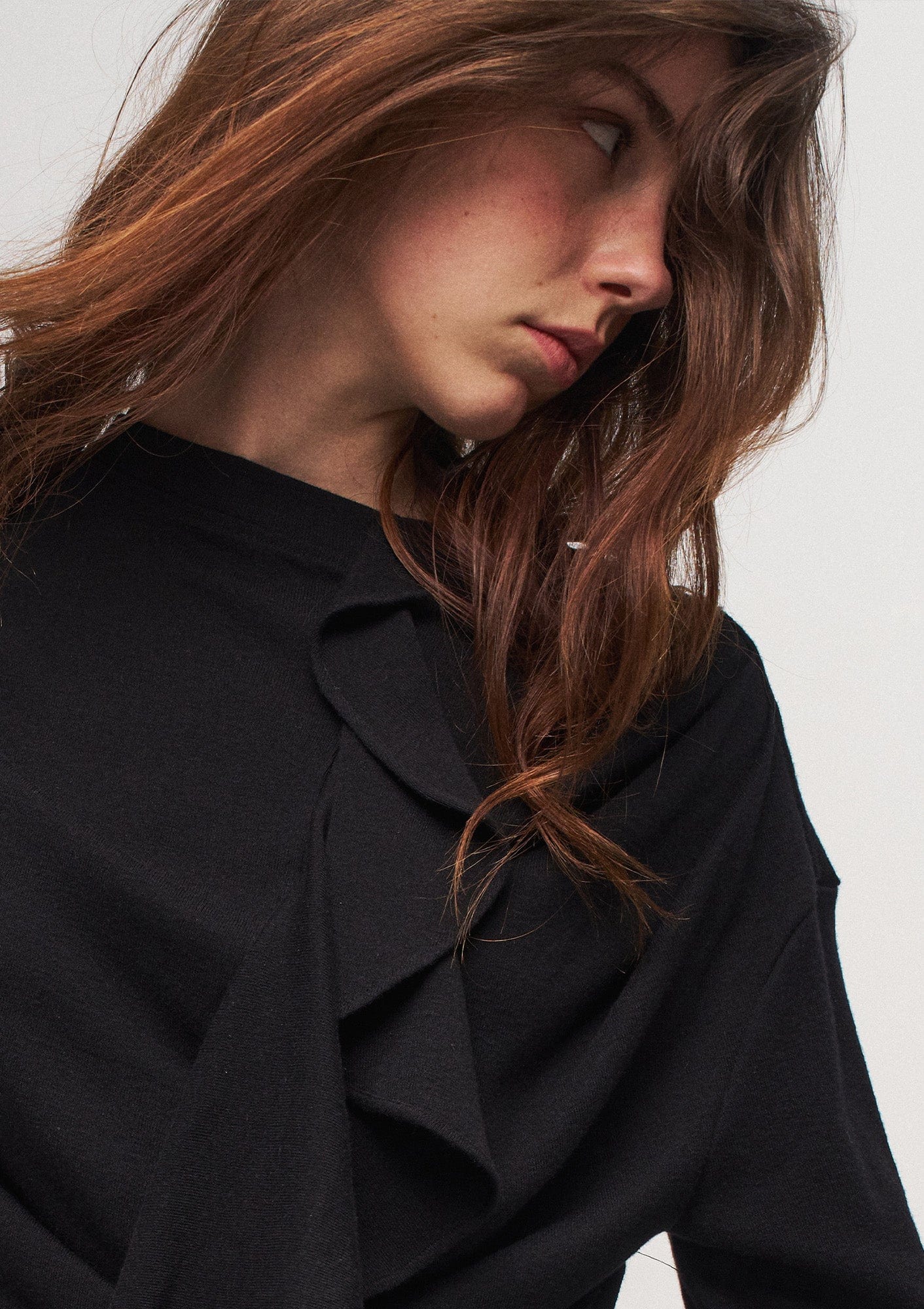 ILNya Nieternite Nifutur Ruffled Mock Neck Thumb Holes Wrinkled Base Layer
