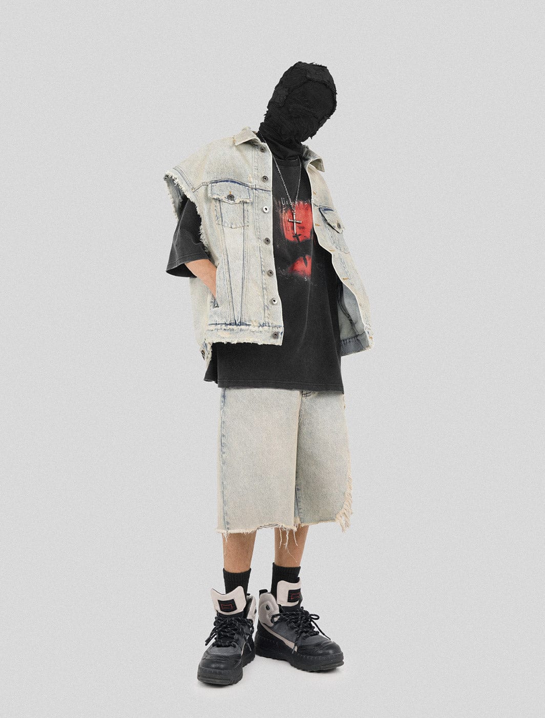 UNDERWATER Raw Edge Washed Denim Shorts