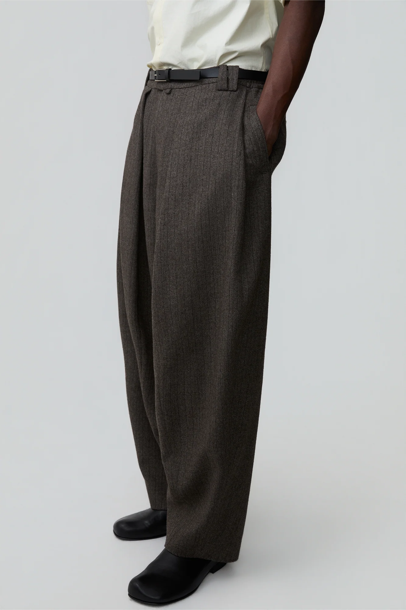 OPICLOTH Classic Elastic Waist Tapered Pants