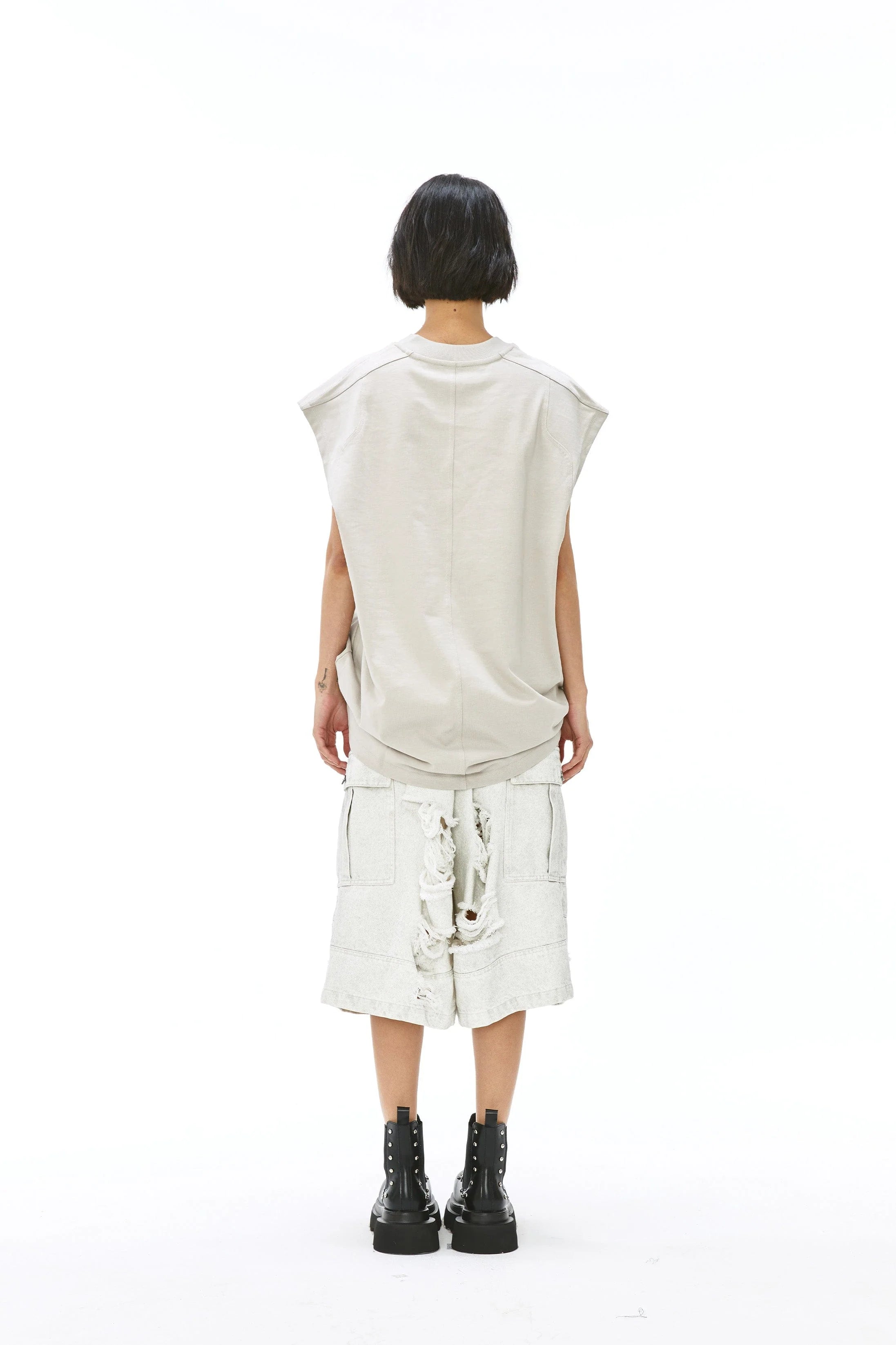 VANN VALRENCE Slogan Graphic Oversized Sleeveless Tee
