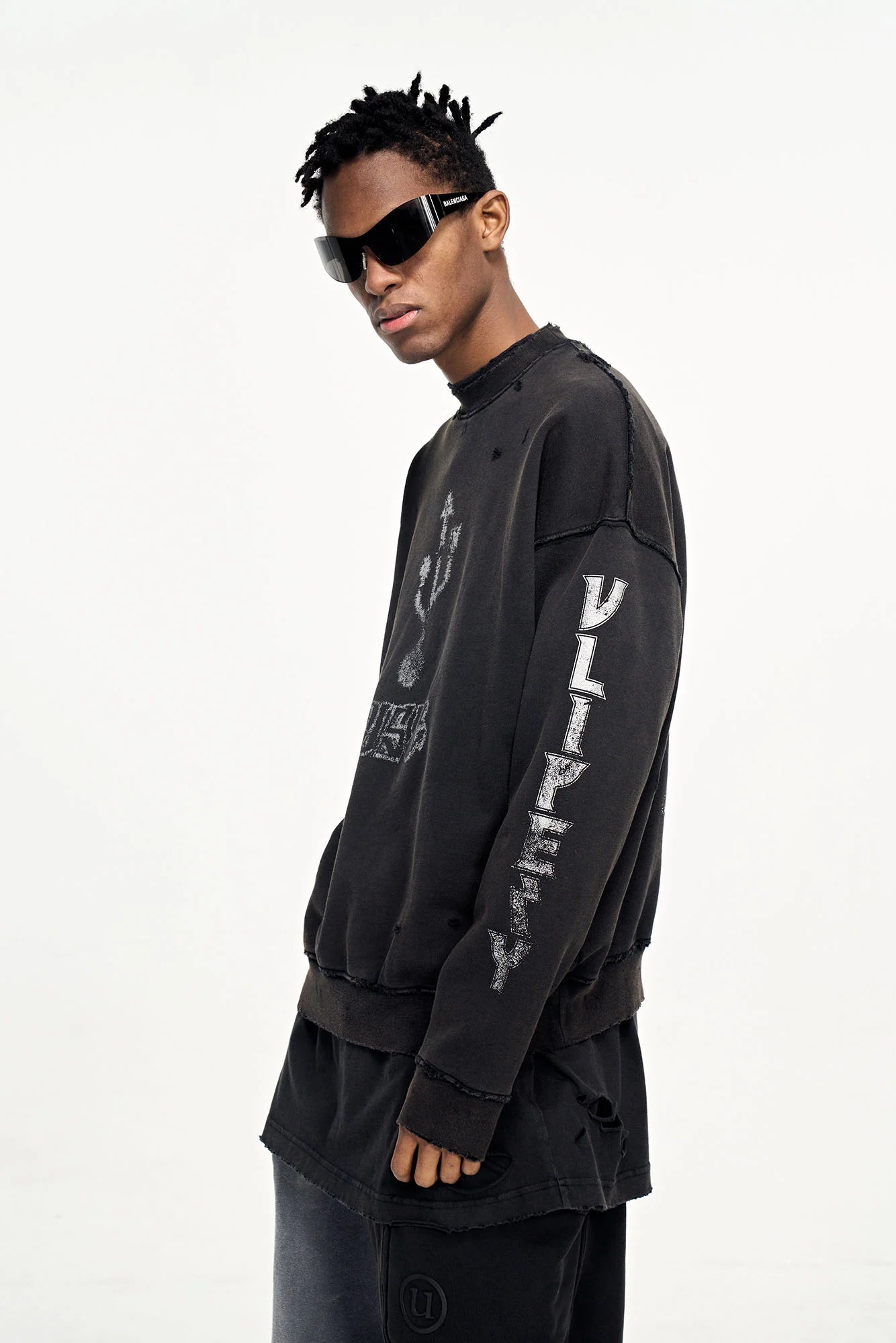 ULIPERY Distressed USB Graphic Long Sleeve Tee Black