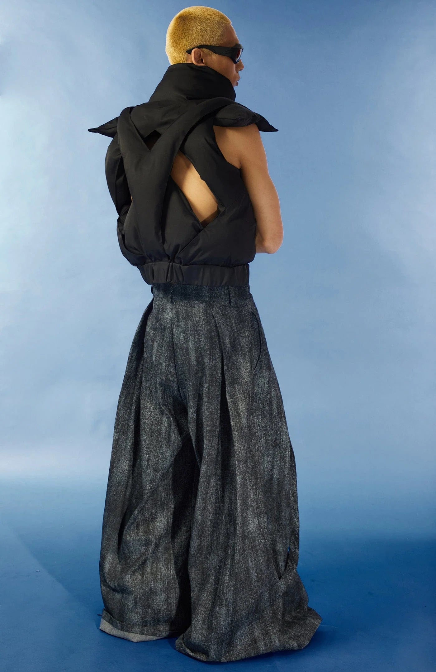 KADAKADA Detachable Ribbon Washed Oversize Flare Jeans