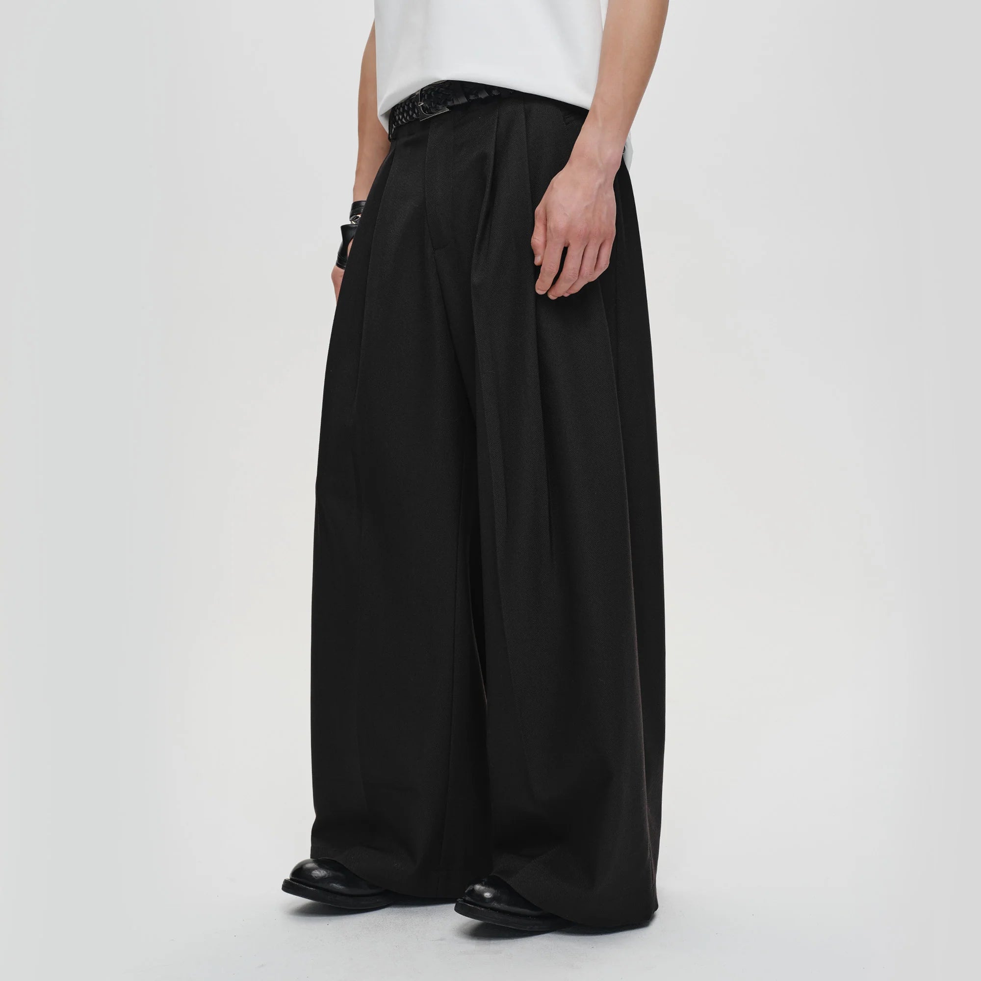 CATSSTAC Classic Pleated Wide-Leg Trousers