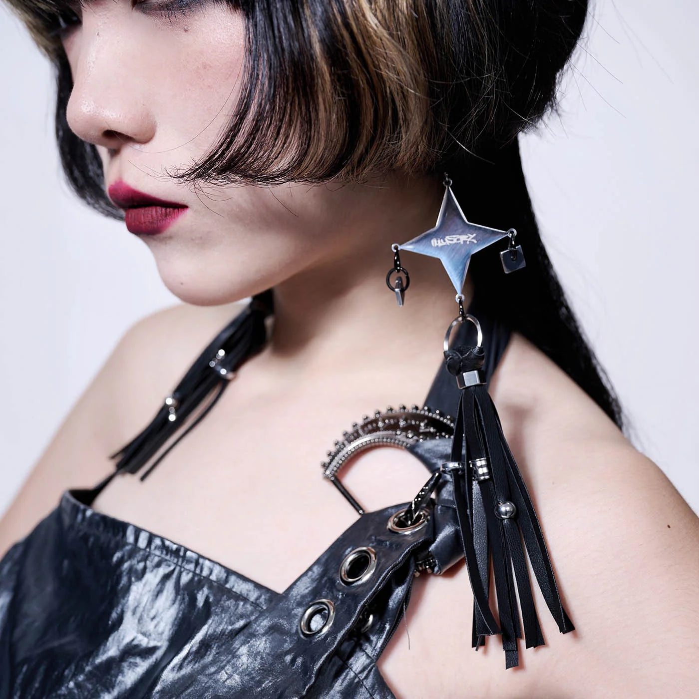 ILLUSORY Four-Pointed Star Tassel Earrings