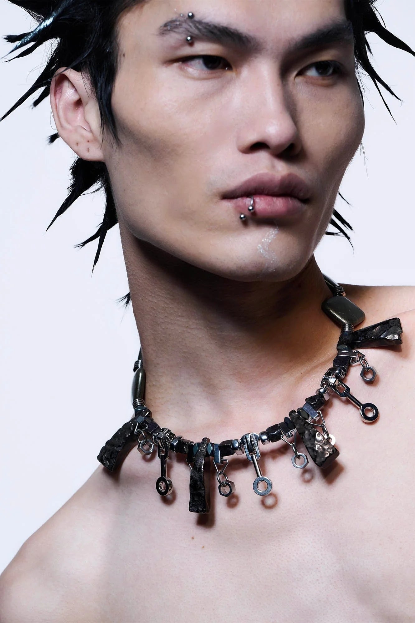 ILLUSORY Scavenger Necklace