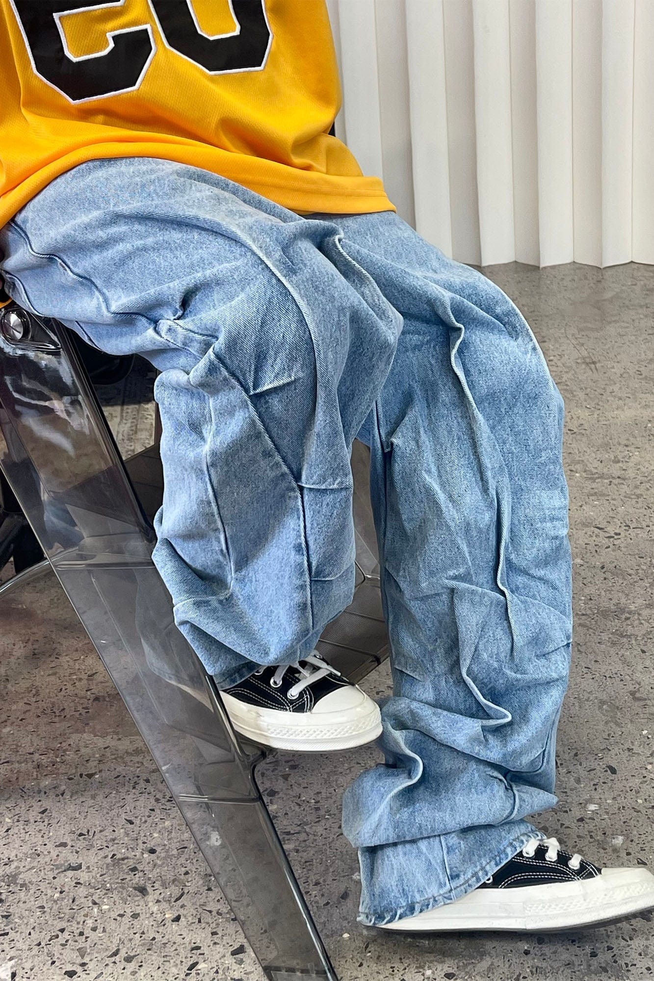 ME DA IGUAL Deconstructed Washed Ruched Jeans